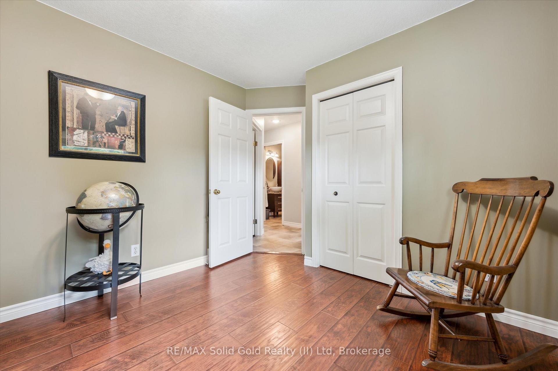 Photo 21 of 606 Rustic Drive, Waterloo — HOMEH