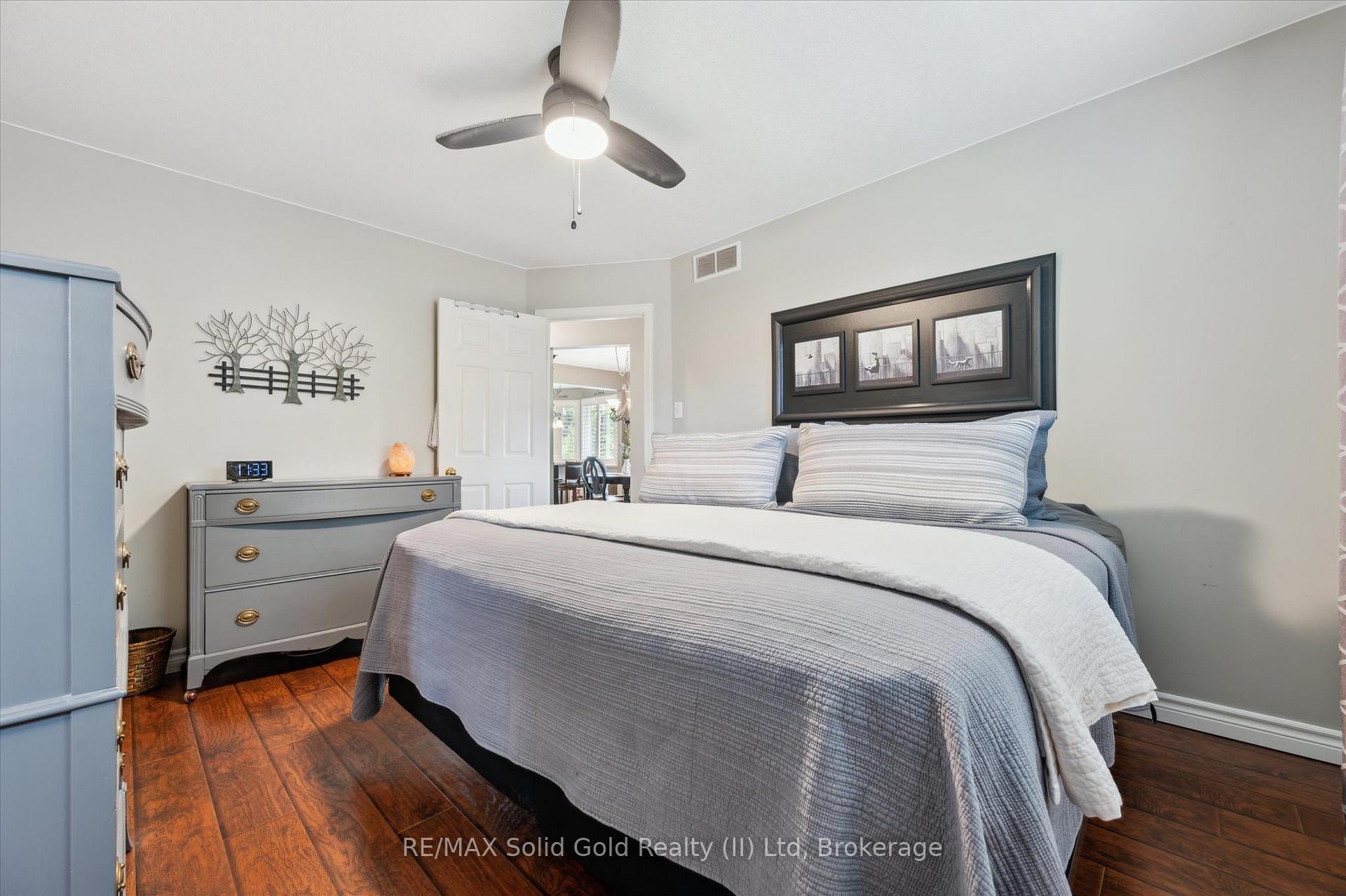 Photo 24 of 606 Rustic Drive, Waterloo — HOMEH