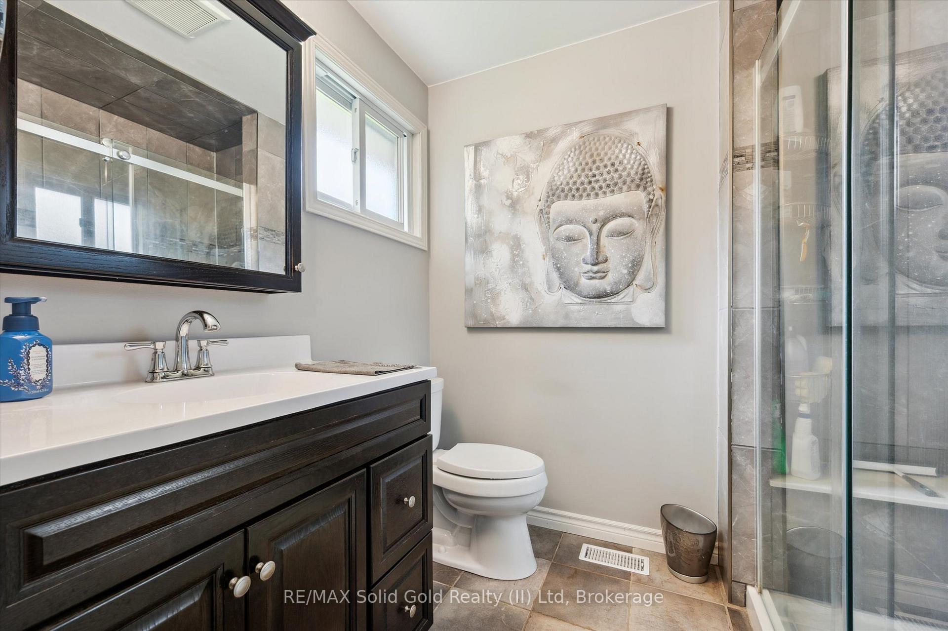 Photo 25 of 606 Rustic Drive, Waterloo — HOMEH