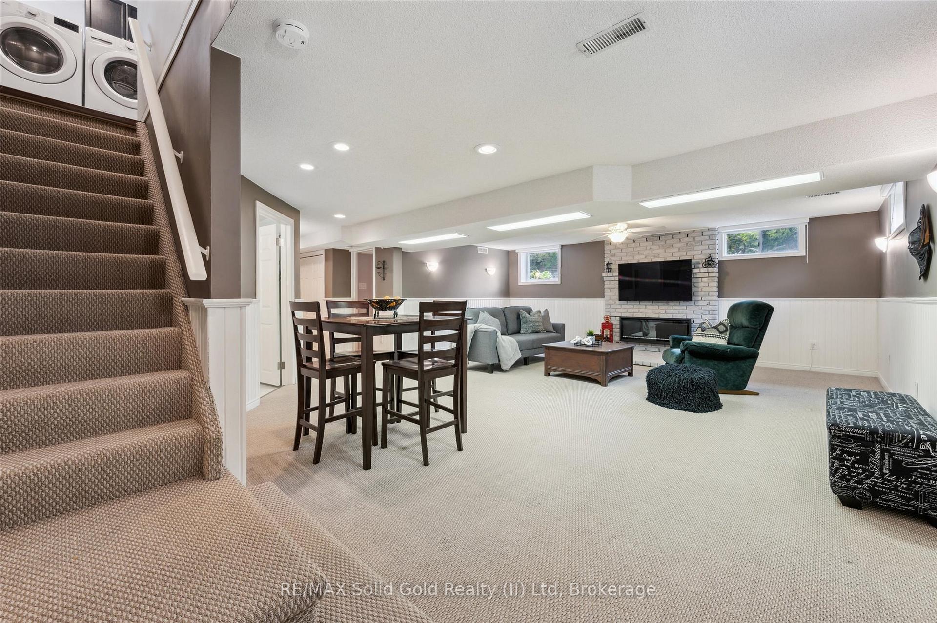 Photo 26 of 606 Rustic Drive, Waterloo — HOMEH
