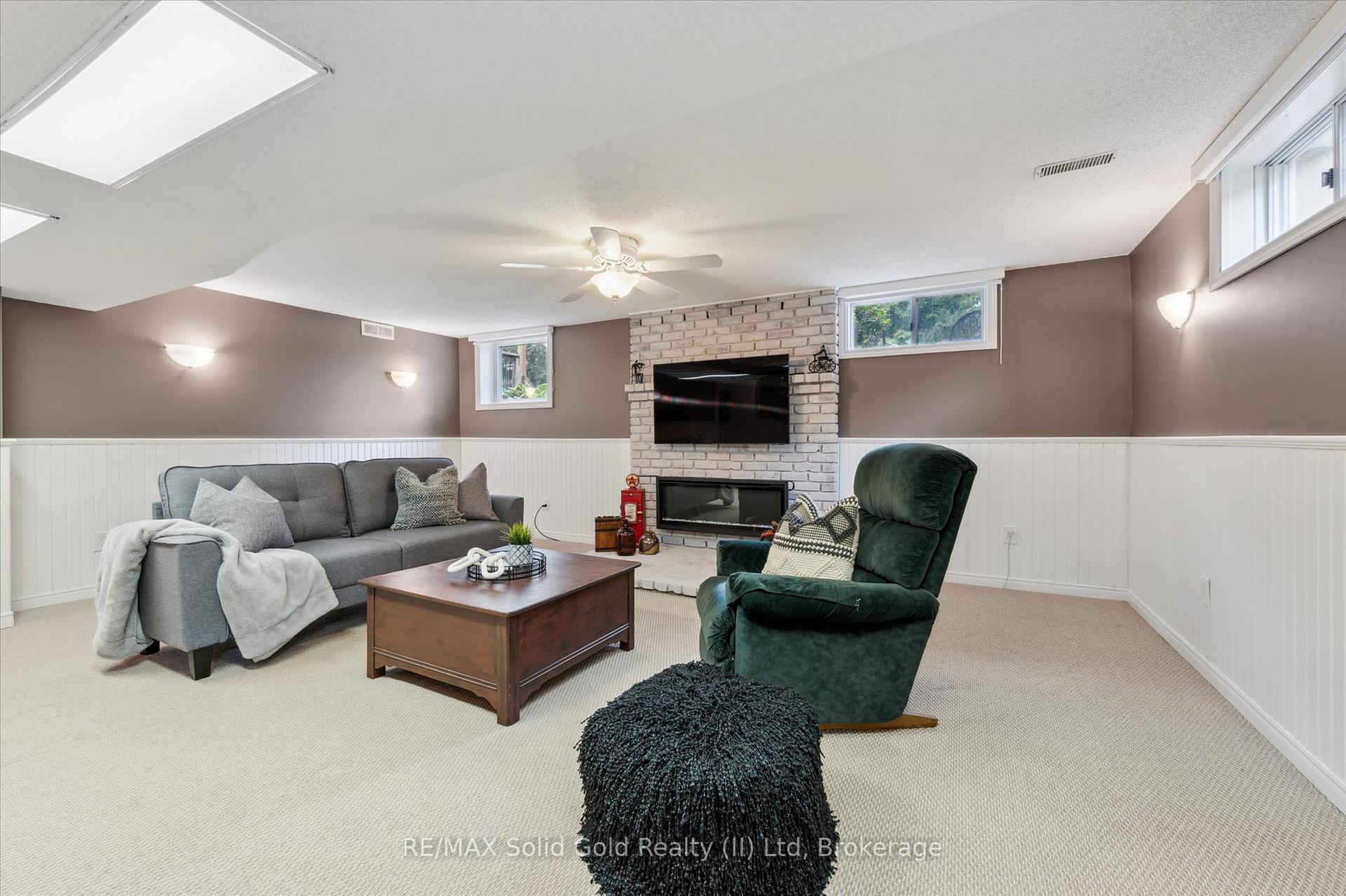 Photo 27 of 606 Rustic Drive, Waterloo — HOMEH