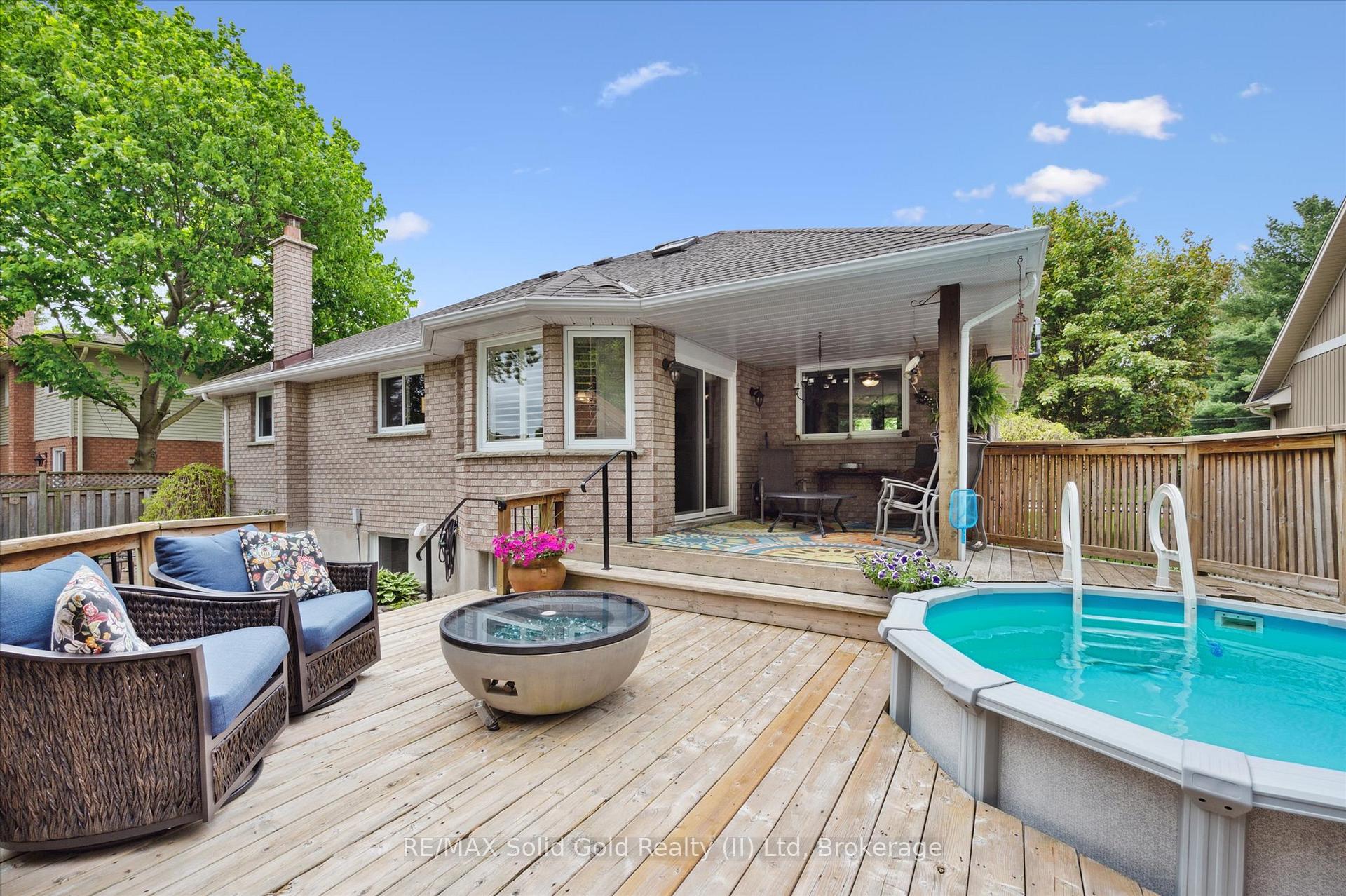 Photo 37 of 606 Rustic Drive, Waterloo — HOMEH