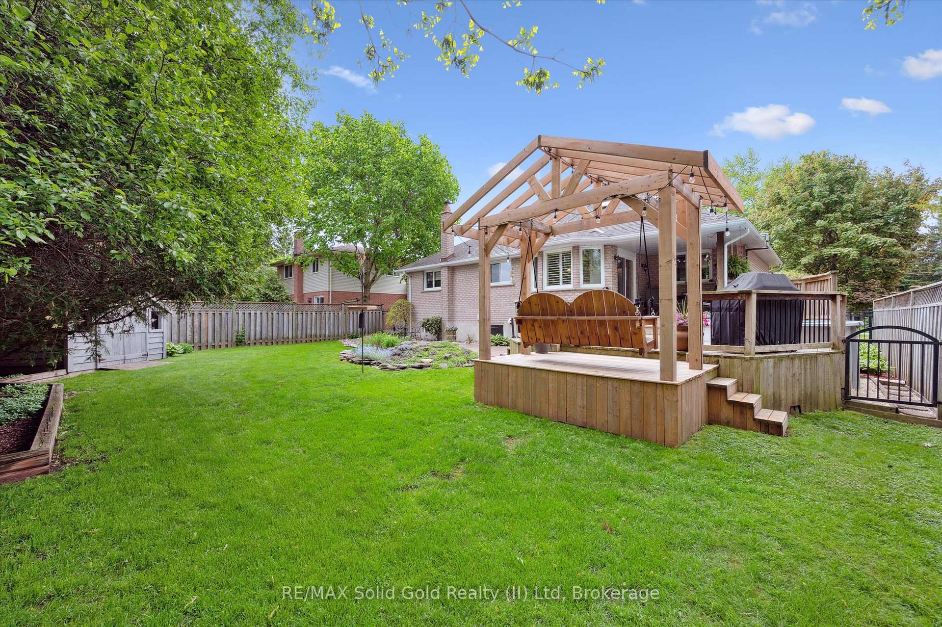 Photo 39 of 606 Rustic Drive, Waterloo — HOMEH