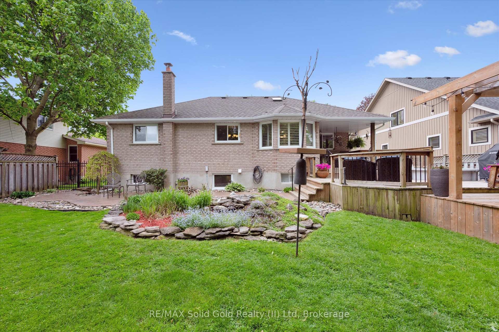 Photo 41 of 606 Rustic Drive, Waterloo — HOMEH