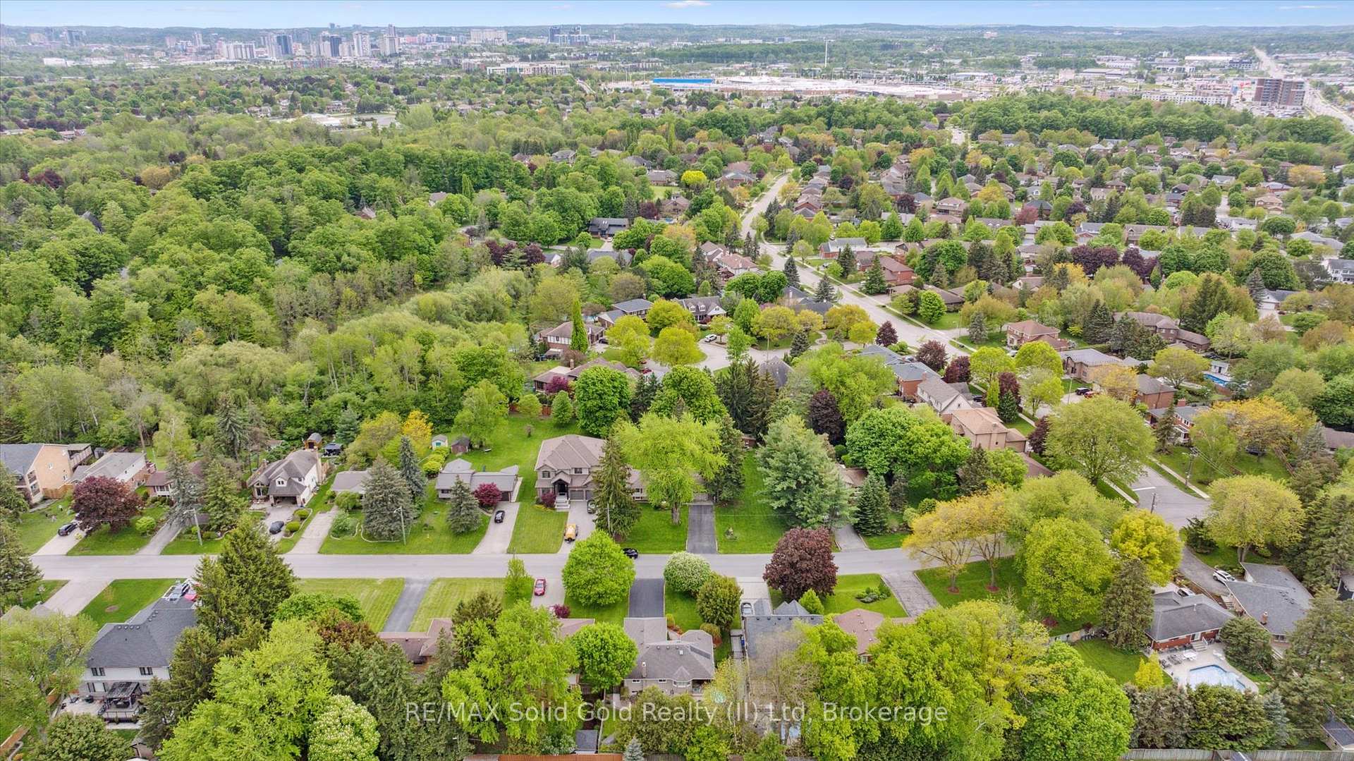 Photo 46 of 606 Rustic Drive, Waterloo — HOMEH