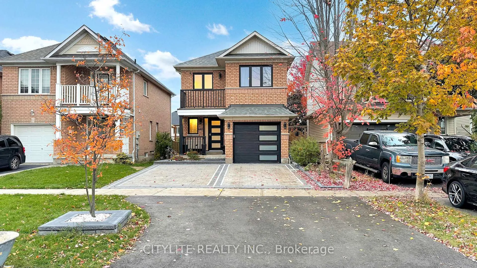 Front of 466 Whitby Shores Green Way