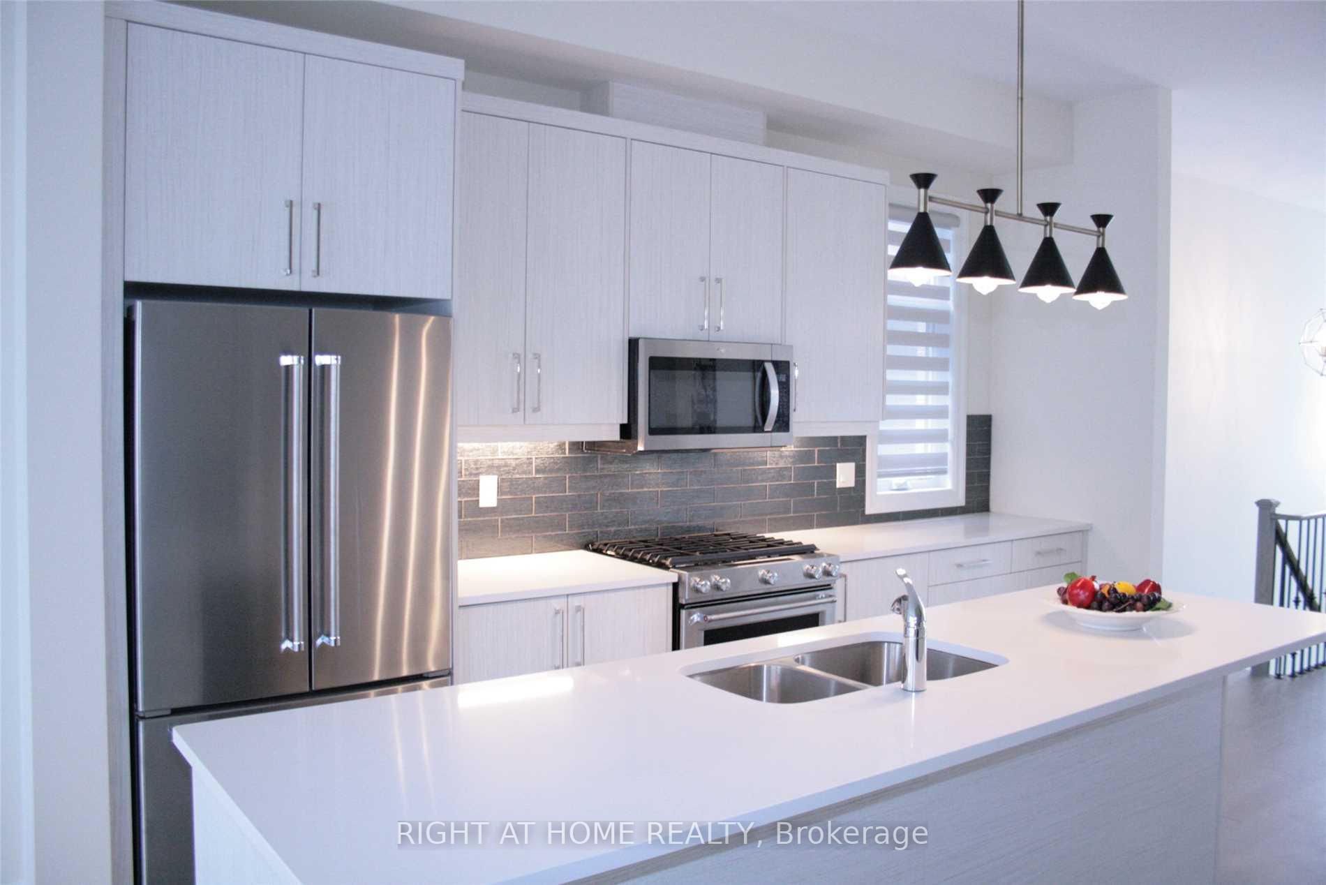 Photo 2 of 175 Lebovic Campus Drive, Vaughan, Patterson — HOMEH