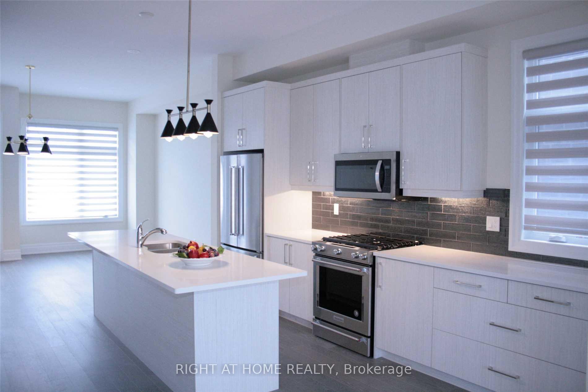 Photo 3 of 175 Lebovic Campus Drive, Vaughan, Patterson — HOMEH