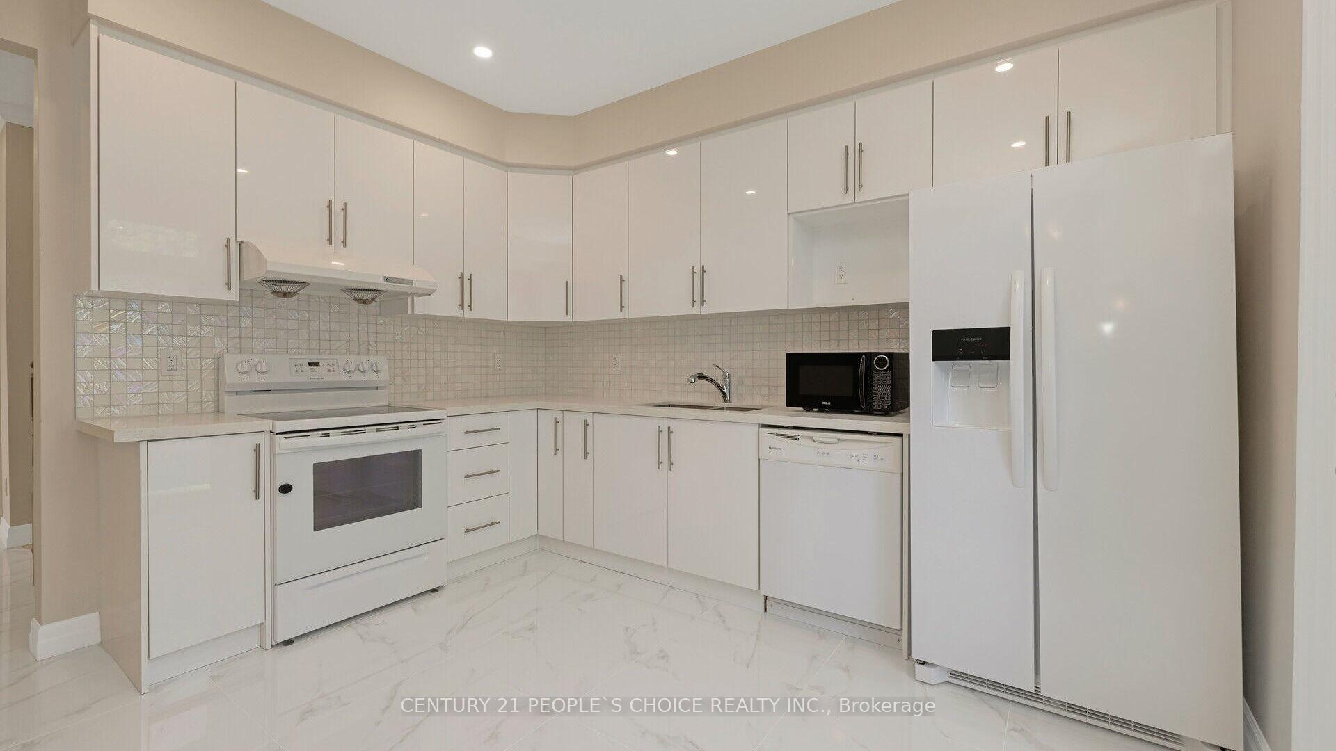 Photo 11 of 25 Willow Tree Street, Vaughan, Maple — HOMEH