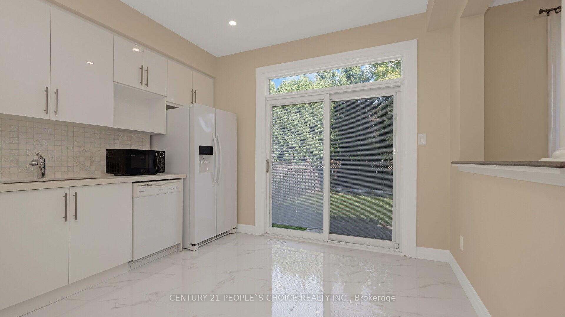 Photo 12 of 25 Willow Tree Street, Vaughan, Maple — HOMEH