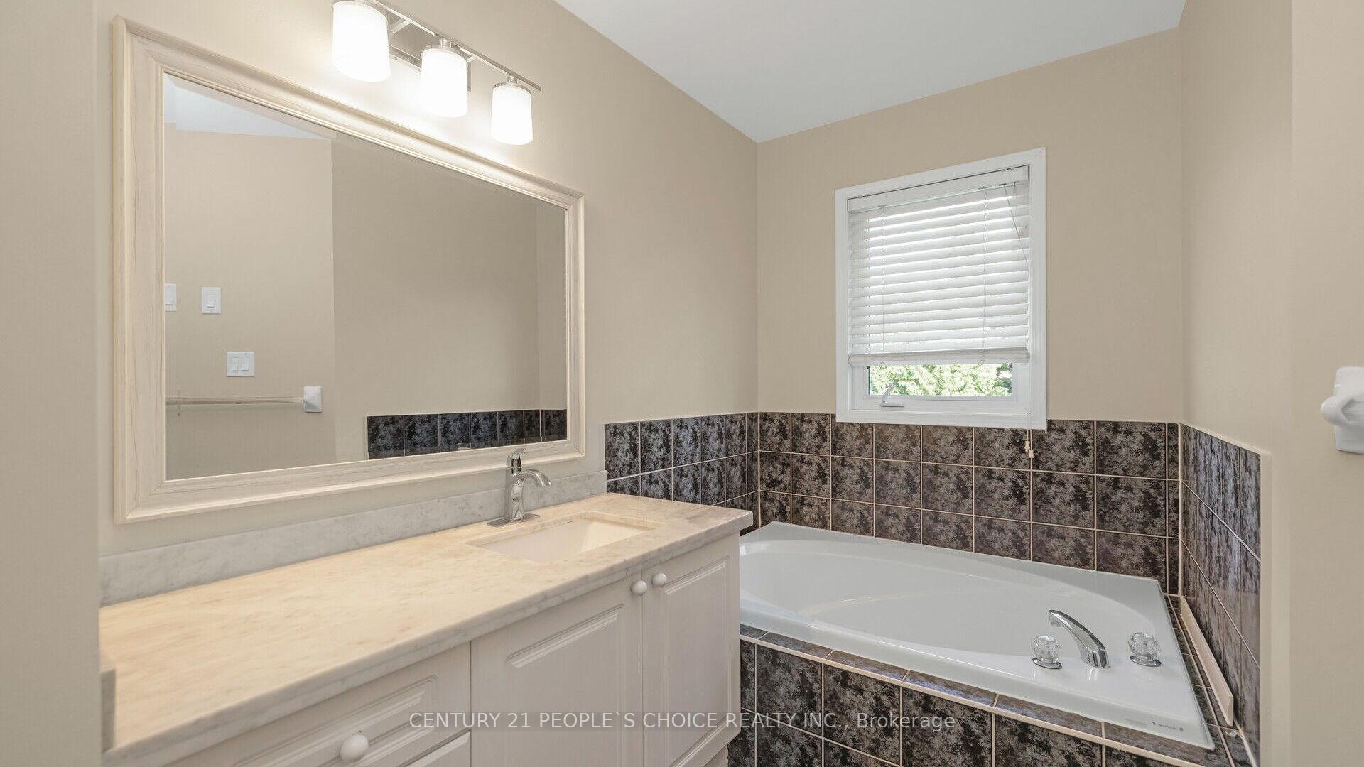 Photo 23 of 25 Willow Tree Street, Vaughan, Maple — HOMEH