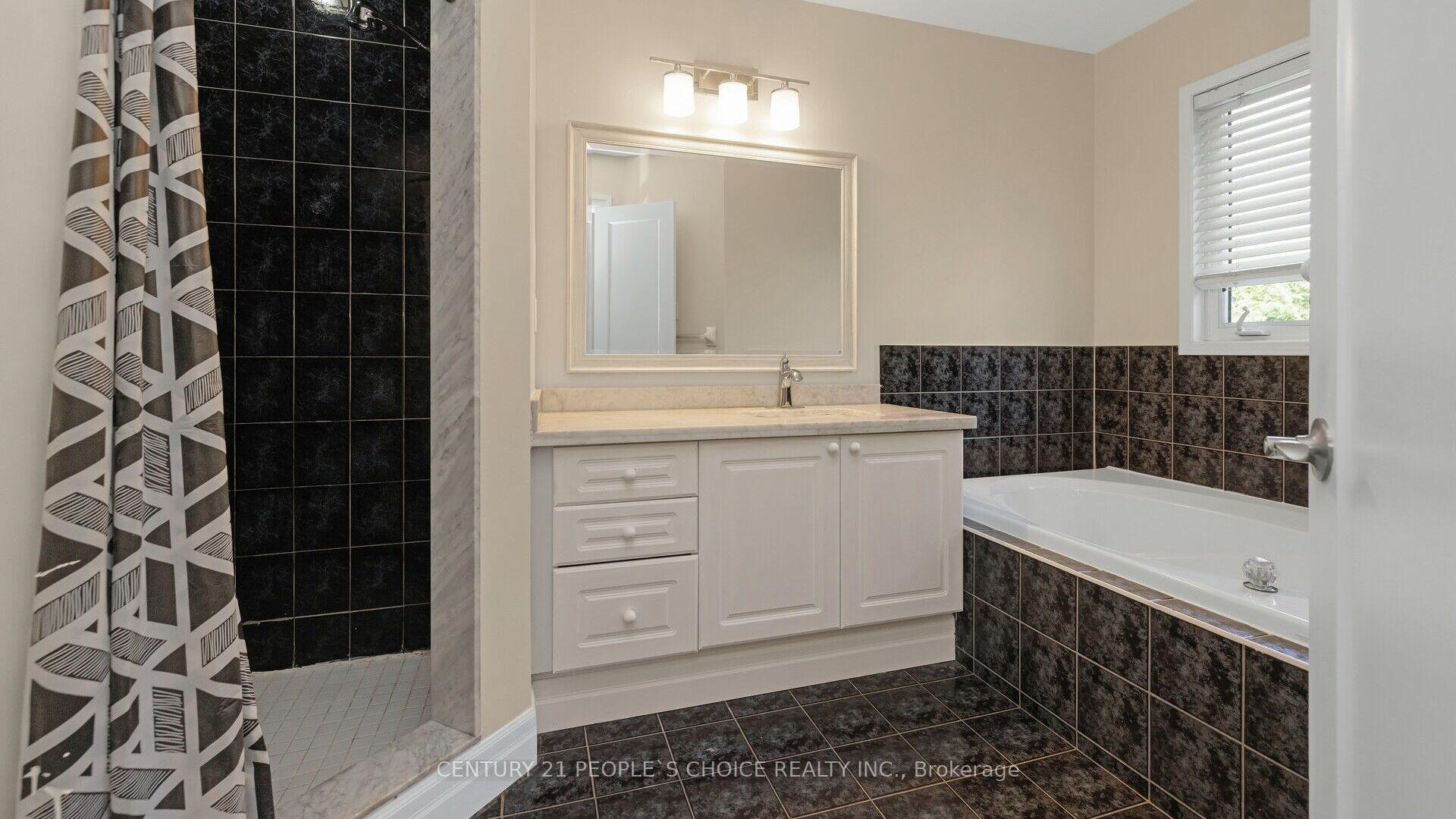 Photo 24 of 25 Willow Tree Street, Vaughan, Maple — HOMEH
