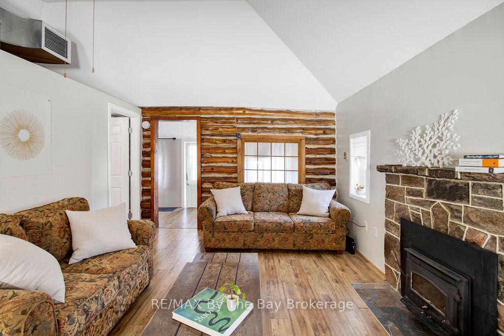 Photo 12 of 125 River Road E, Wasaga Beach — HOMEH