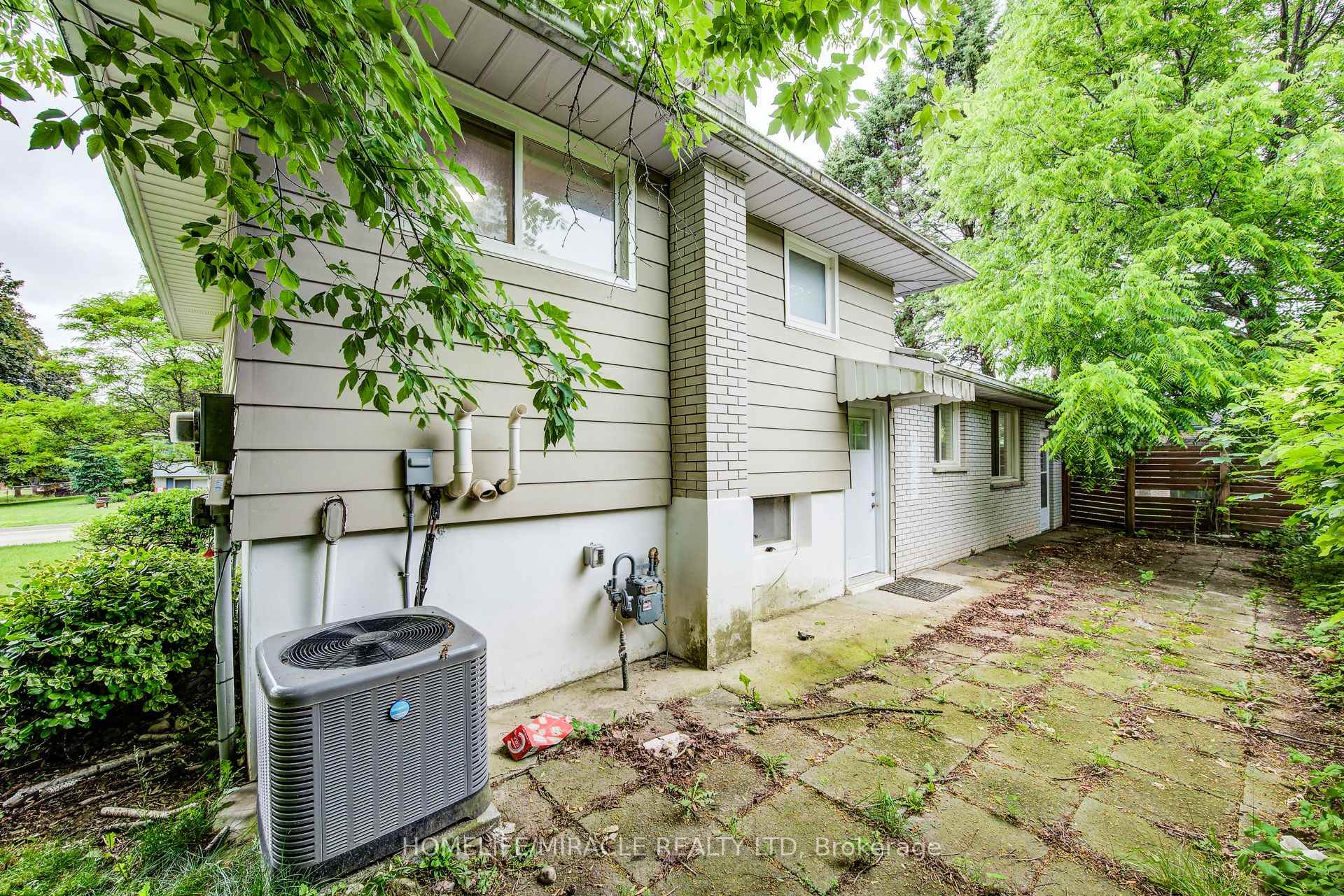 Photo 6 of 262 Northcrest Place, Waterloo — HOMEH