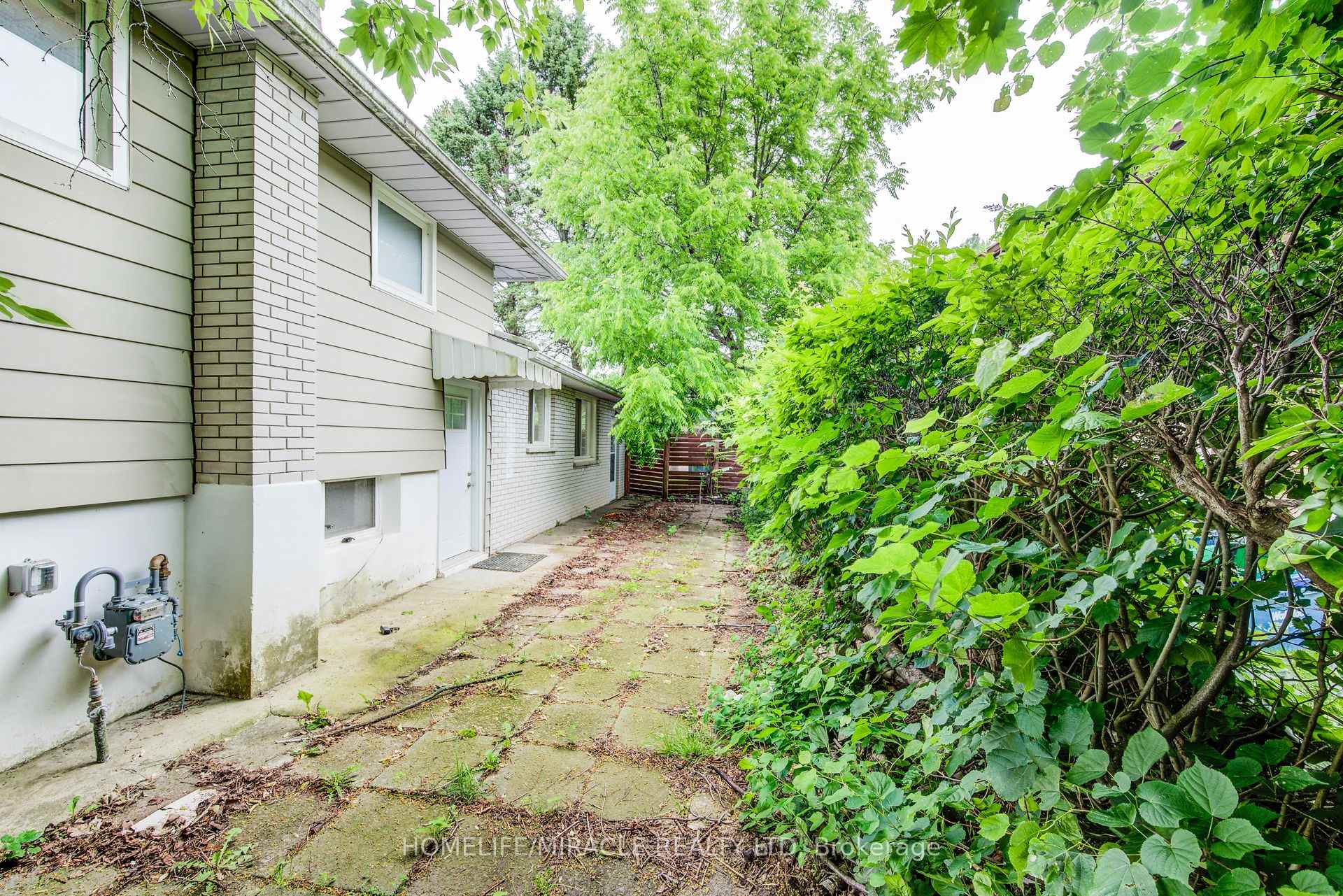 Photo 7 of 262 Northcrest Place, Waterloo — HOMEH