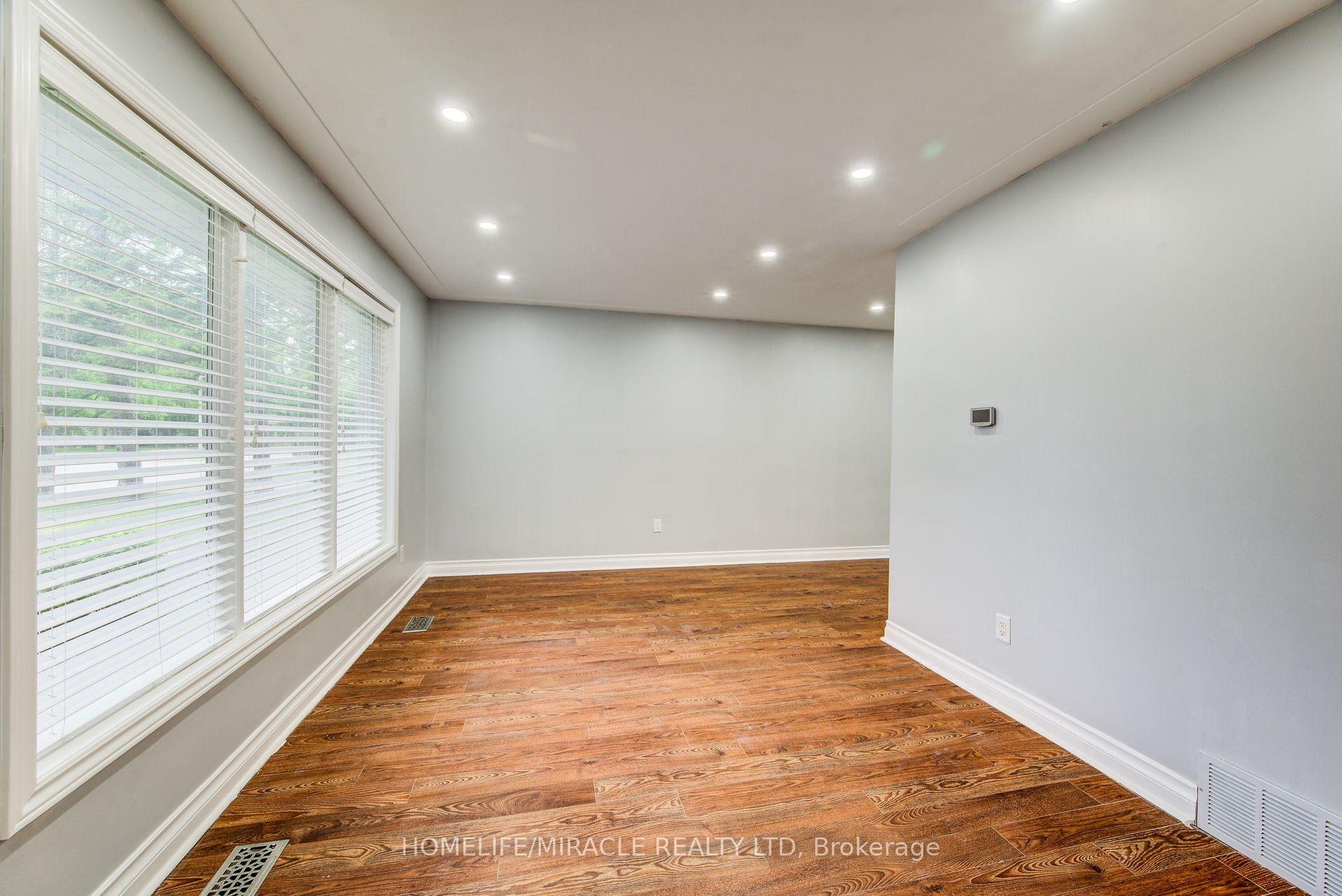 Photo 13 of 262 Northcrest Place, Waterloo — HOMEH