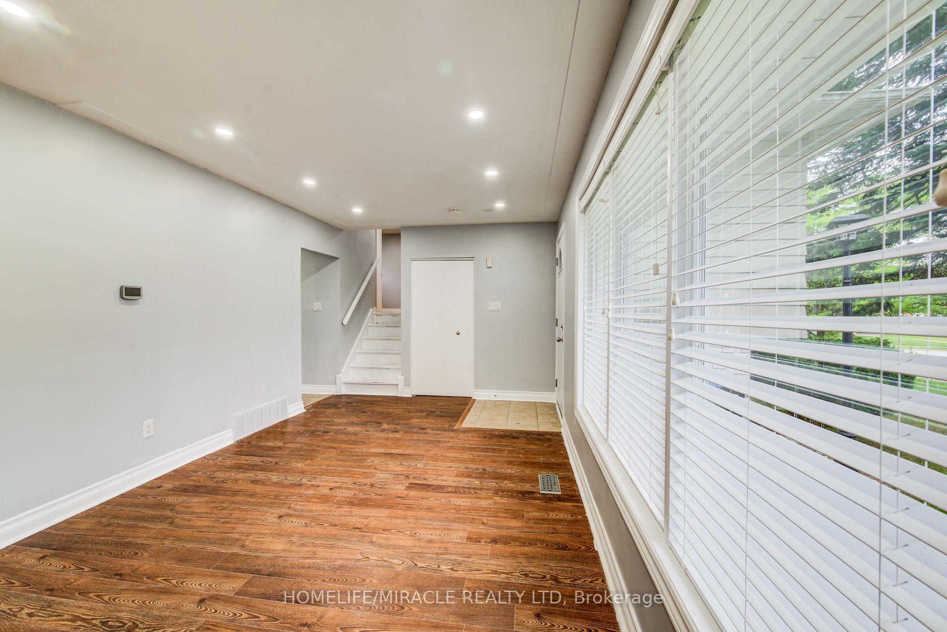 Photo 14 of 262 Northcrest Place, Waterloo — HOMEH