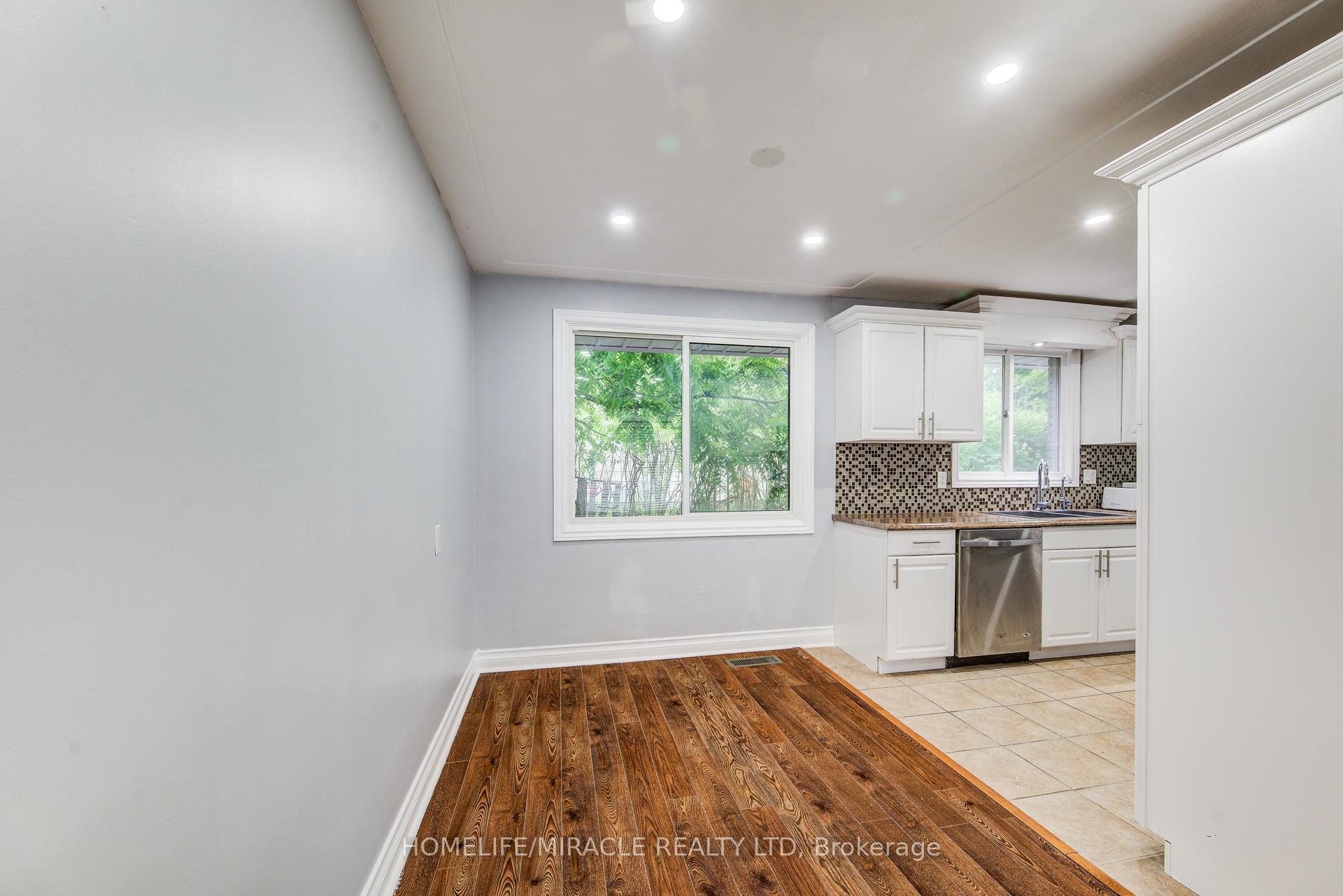 Photo 18 of 262 Northcrest Place, Waterloo — HOMEH