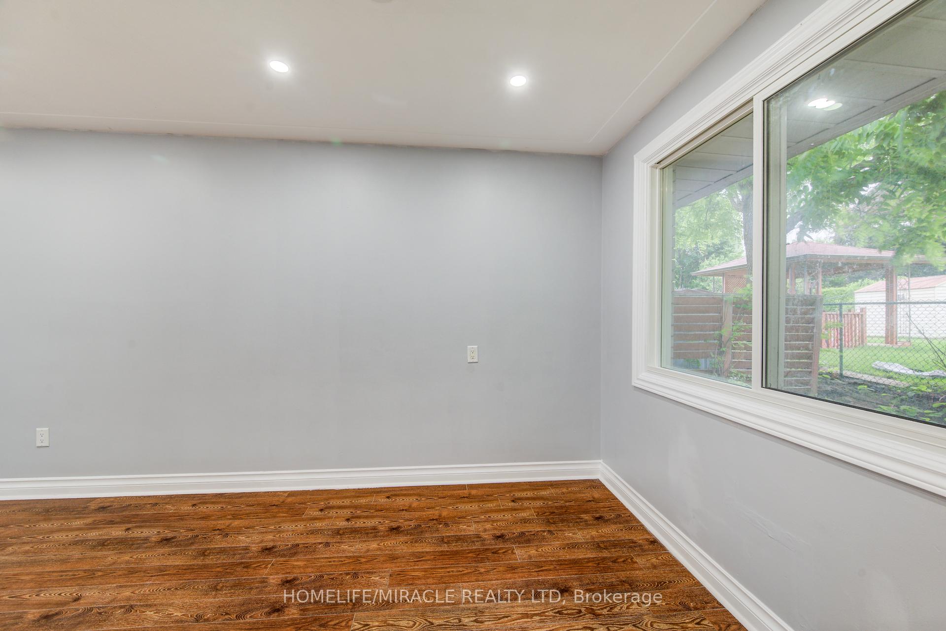 Photo 19 of 262 Northcrest Place, Waterloo — HOMEH