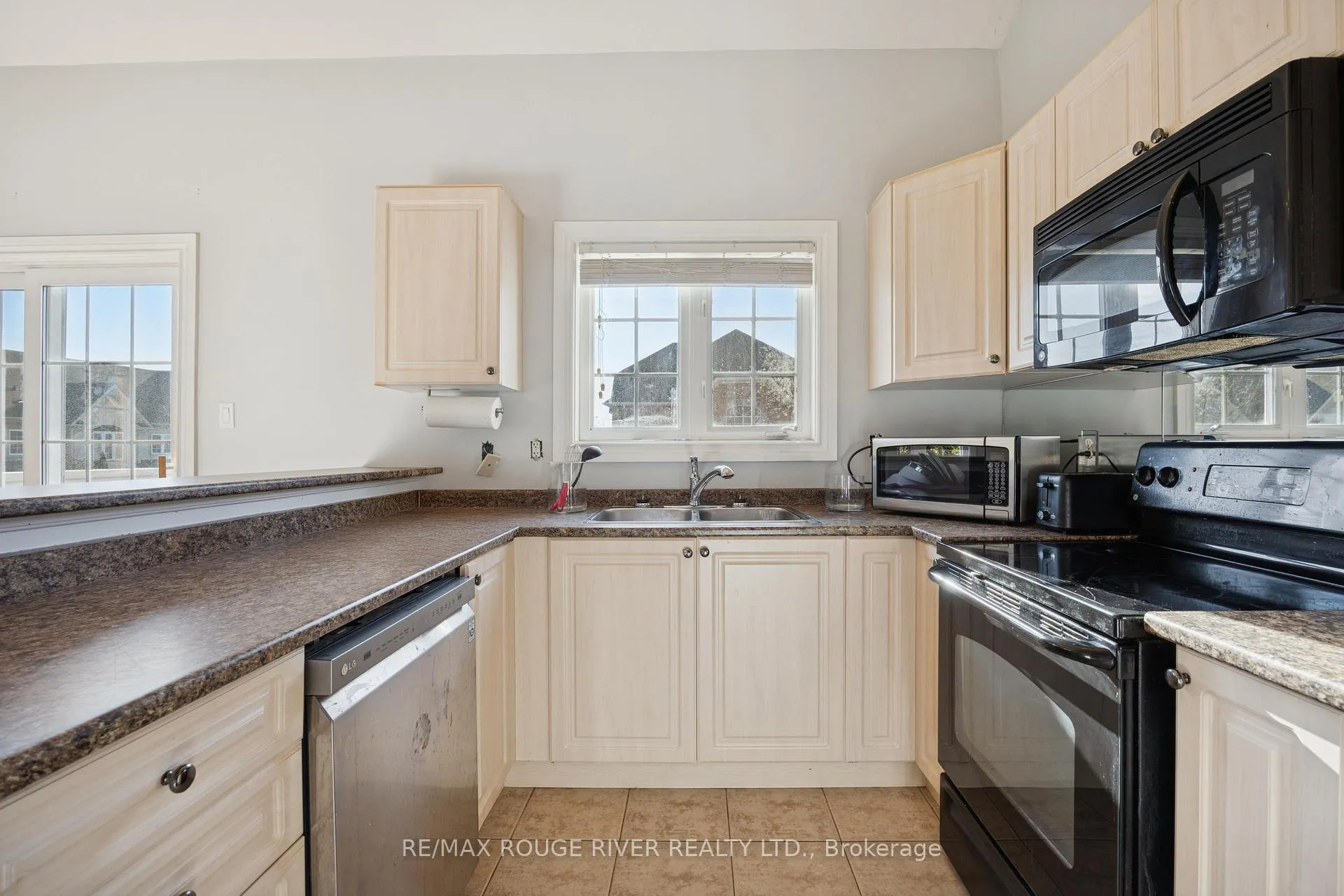 Photo 17 of 131 Kenneth Hobbs Avenue, Whitby, Pringle Creek — HOMEH
