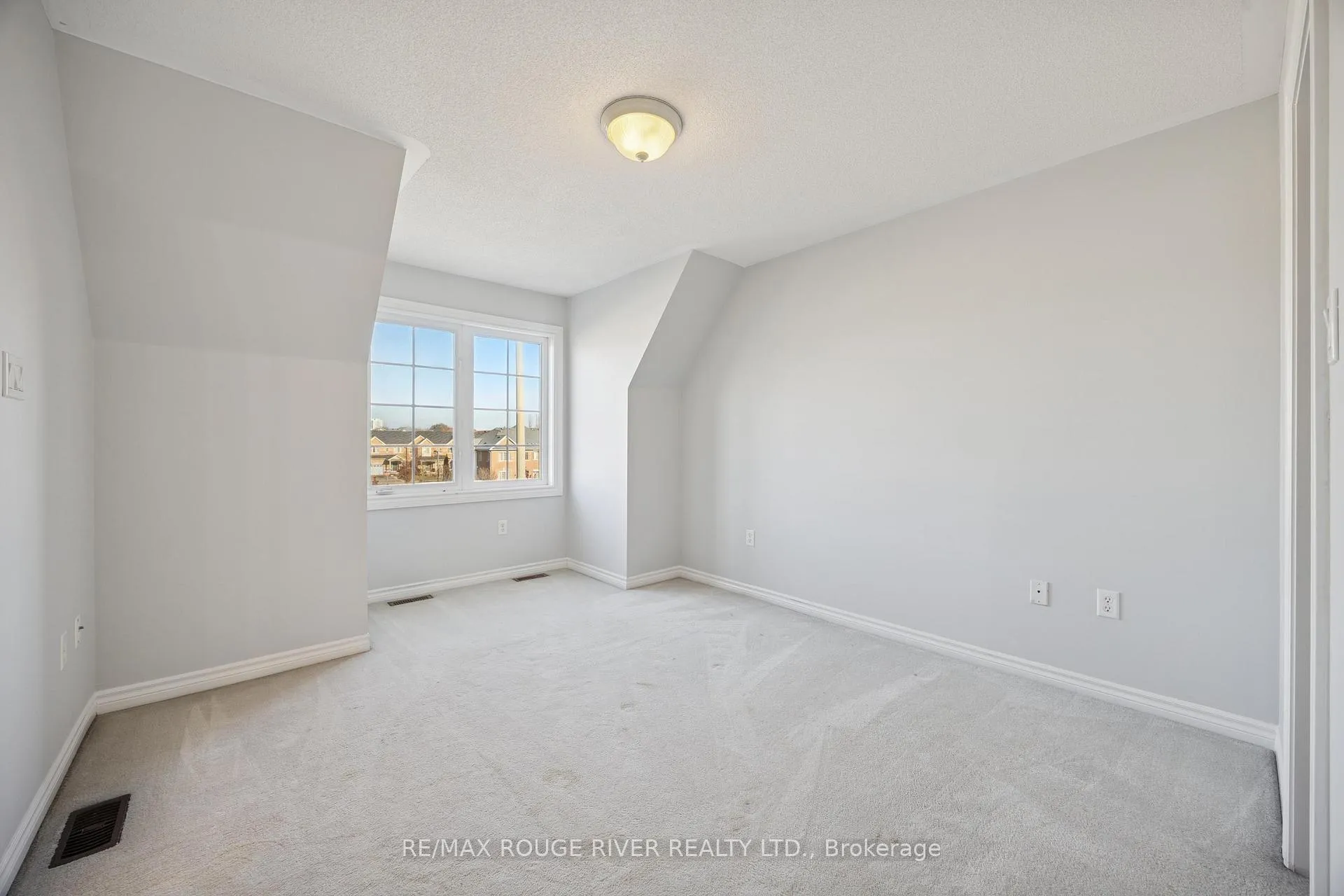 Photo 22 of 131 Kenneth Hobbs Avenue, Whitby, Pringle Creek — HOMEH