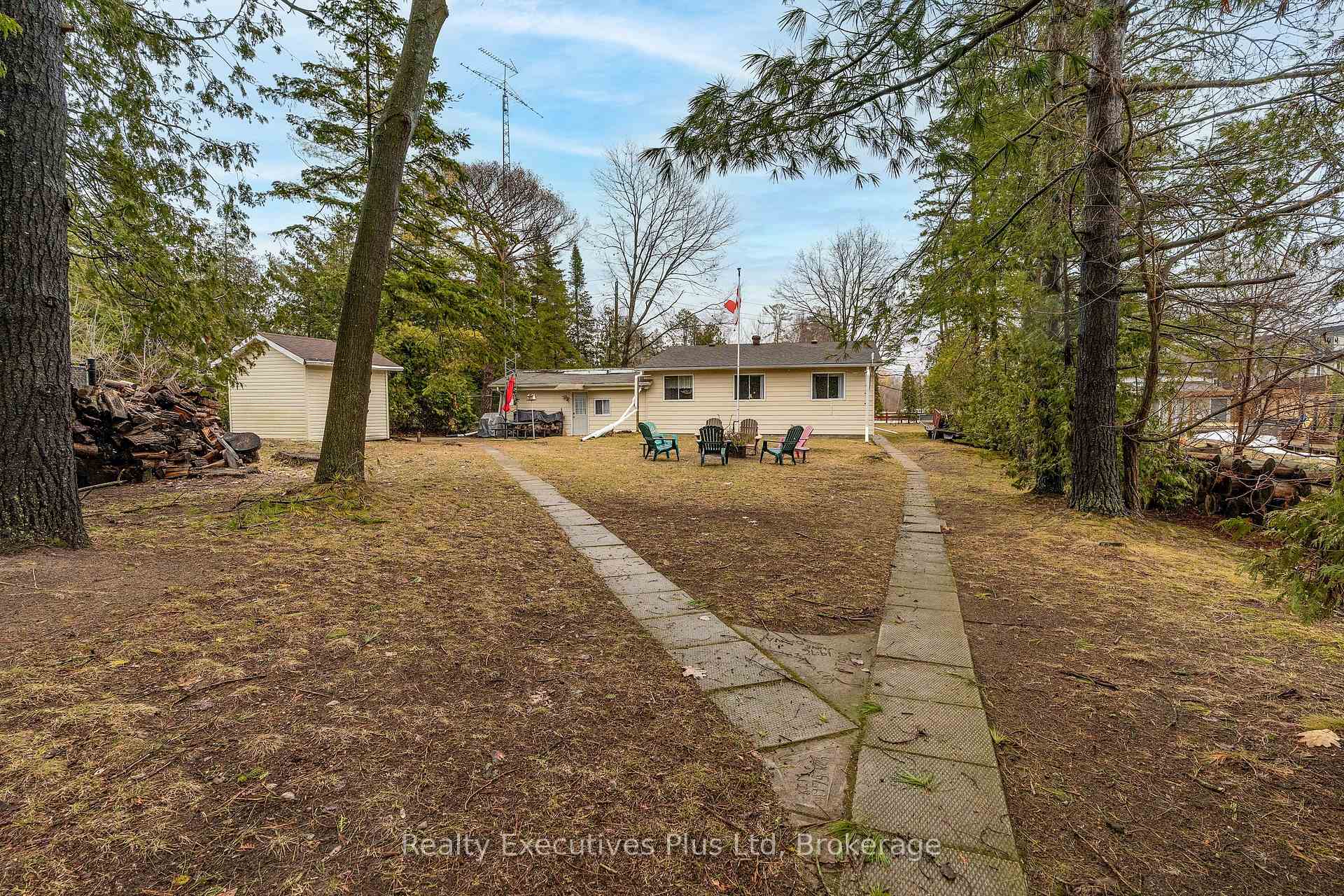 Photo 3 of 300 River Road E, Wasaga Beach — HOMEH
