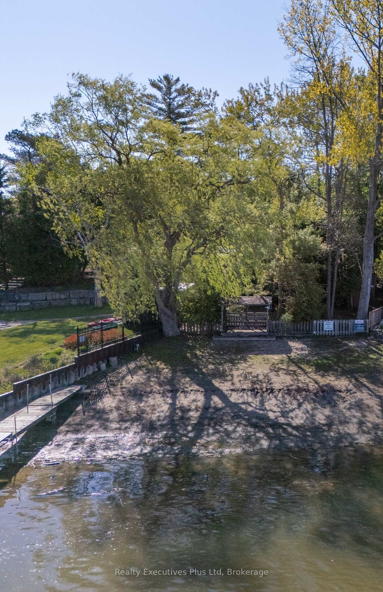 Photo 6 of 300 River Road E, Wasaga Beach — HOMEH