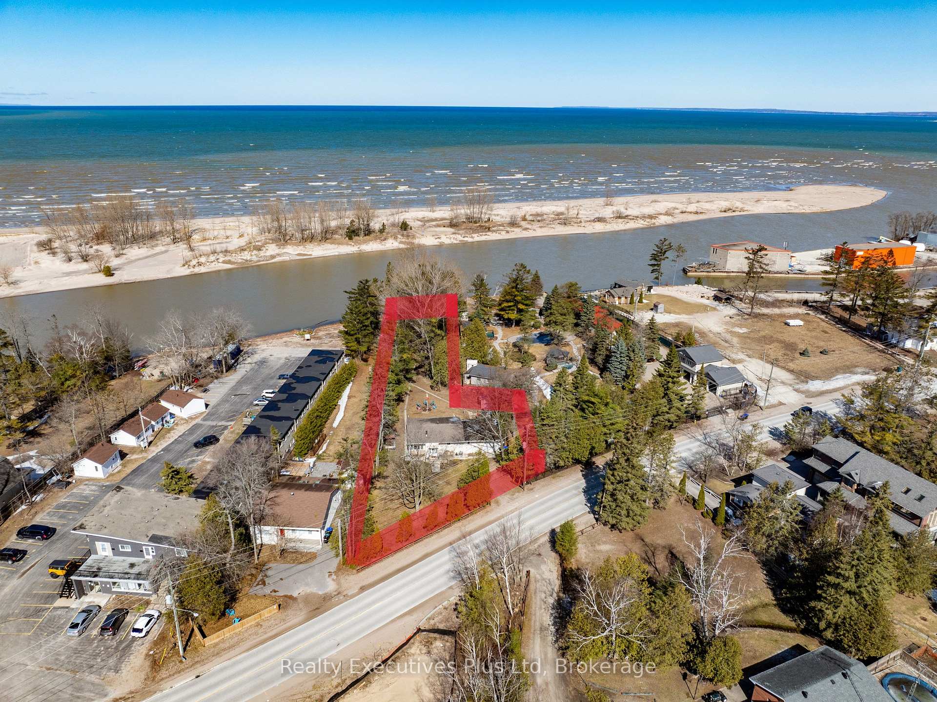 Photo 11 of 300 River Road E, Wasaga Beach — HOMEH