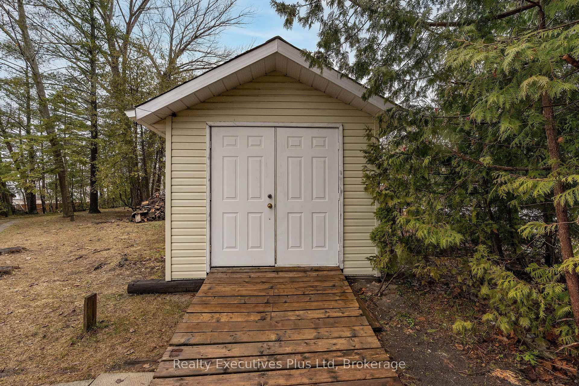 Photo 15 of 300 River Road E, Wasaga Beach — HOMEH