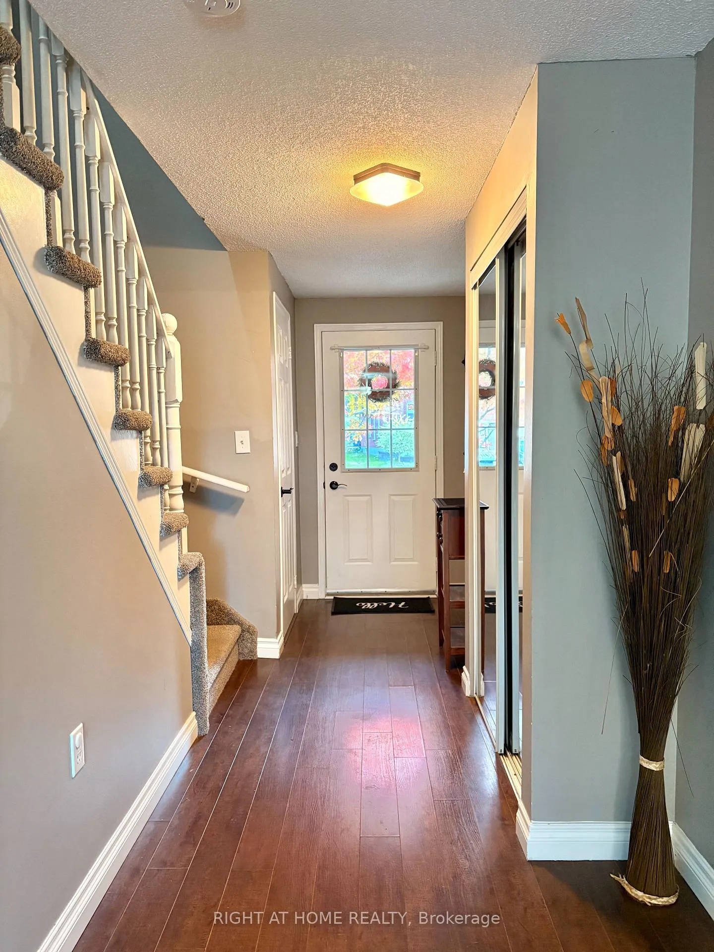 Photo 6 of 181 Columbia Road, Barrie, Holly — HOMEH