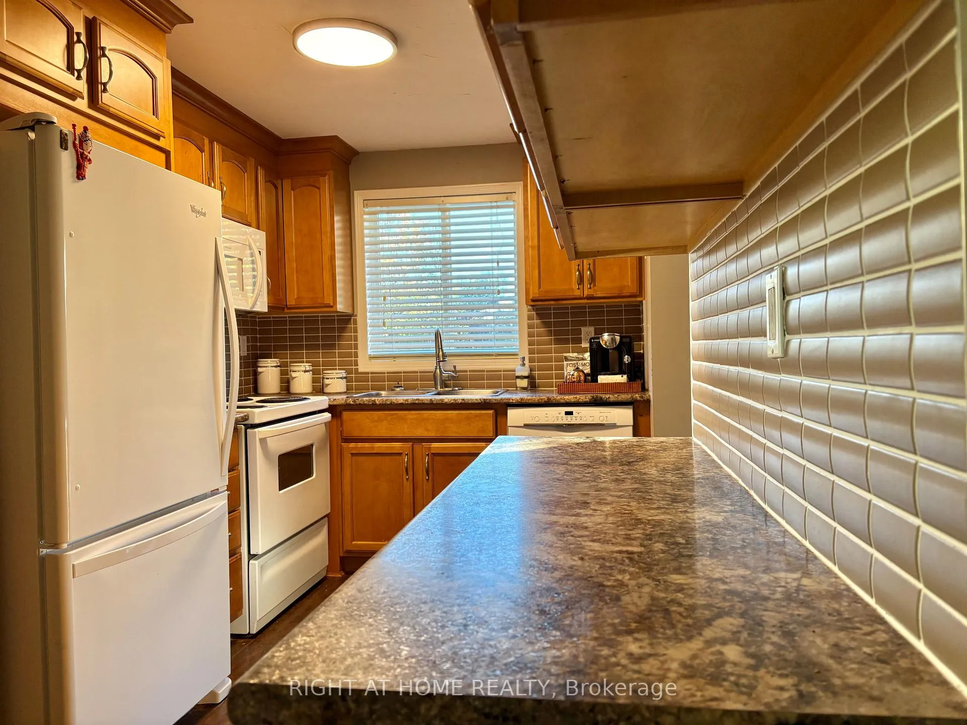 Photo 11 of 181 Columbia Road, Barrie, Holly — HOMEH