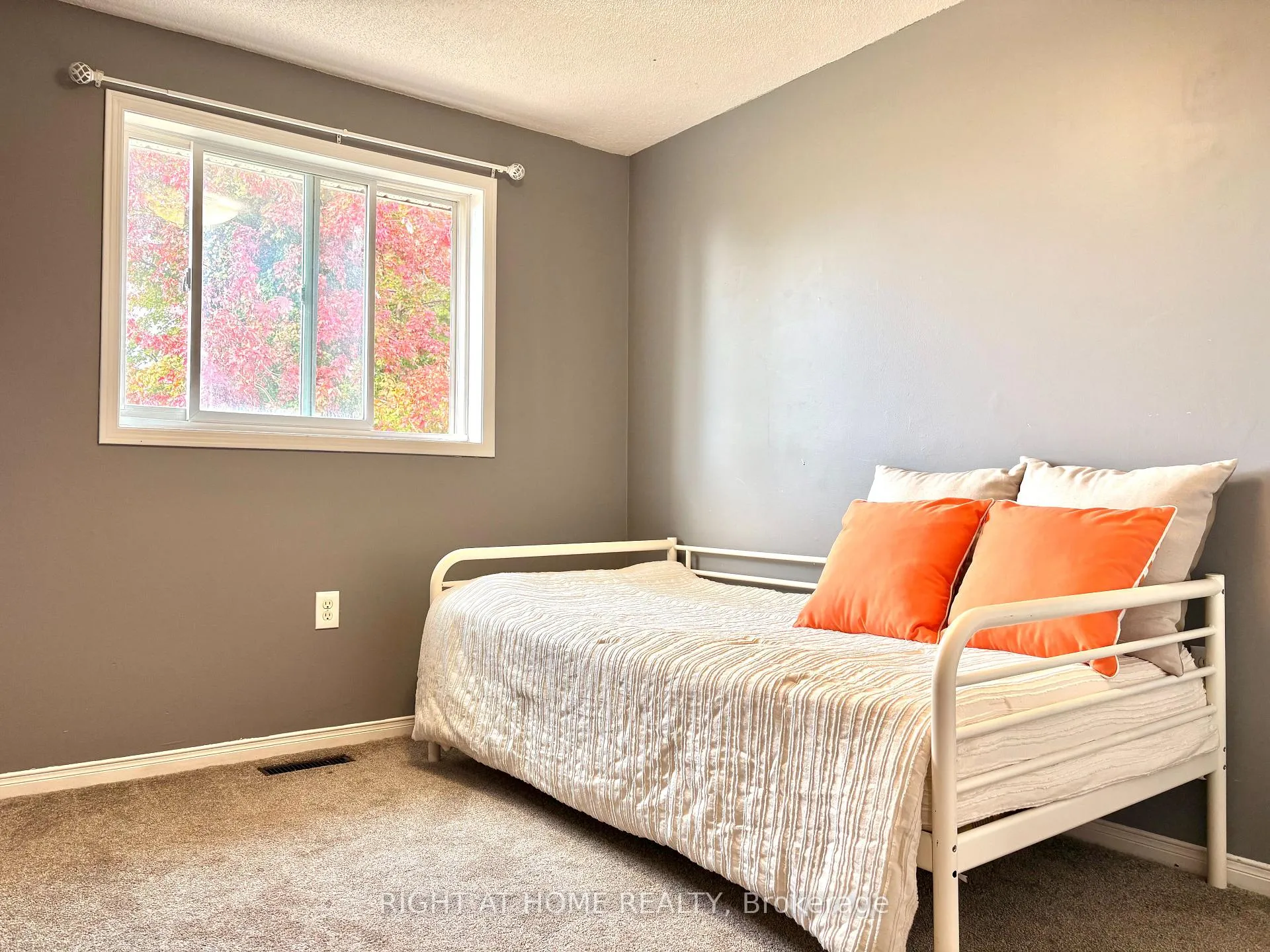 Photo 19 of 181 Columbia Road, Barrie, Holly — HOMEH