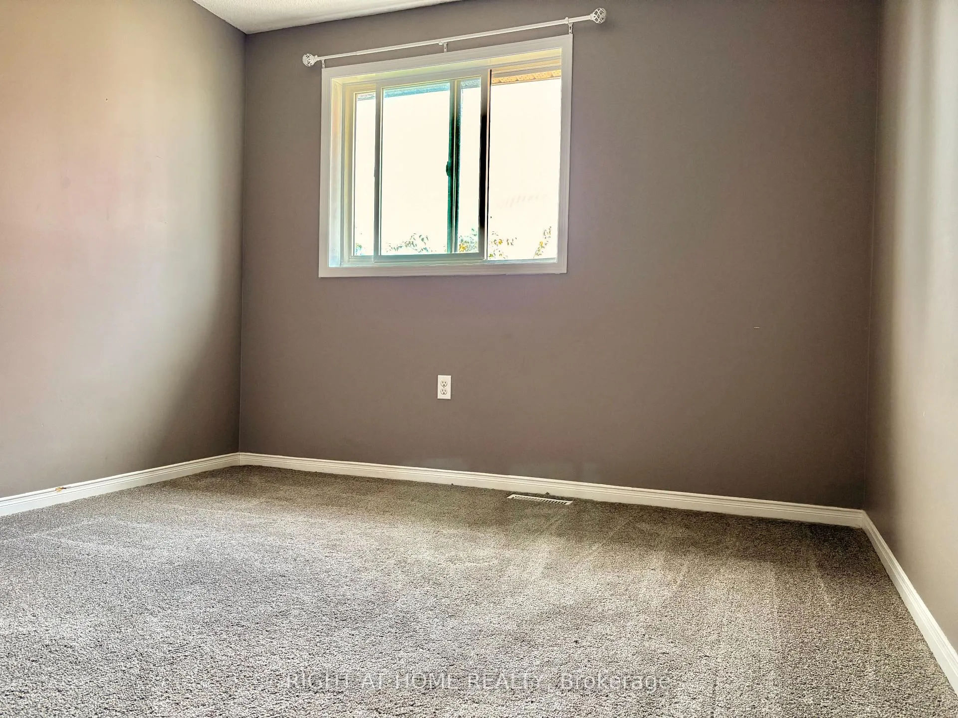 Photo 21 of 181 Columbia Road, Barrie, Holly — HOMEH