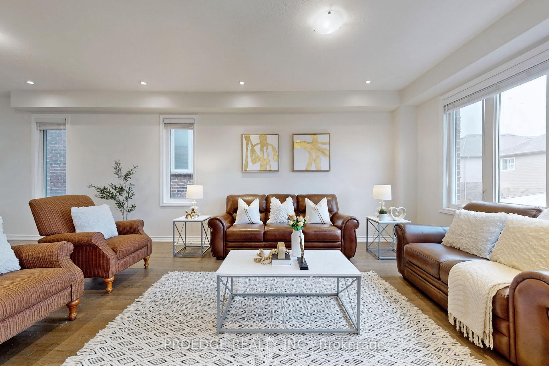 Photo 4 of 361 Beechdrops Drive, Waterloo, Vista Hills — HOMEH