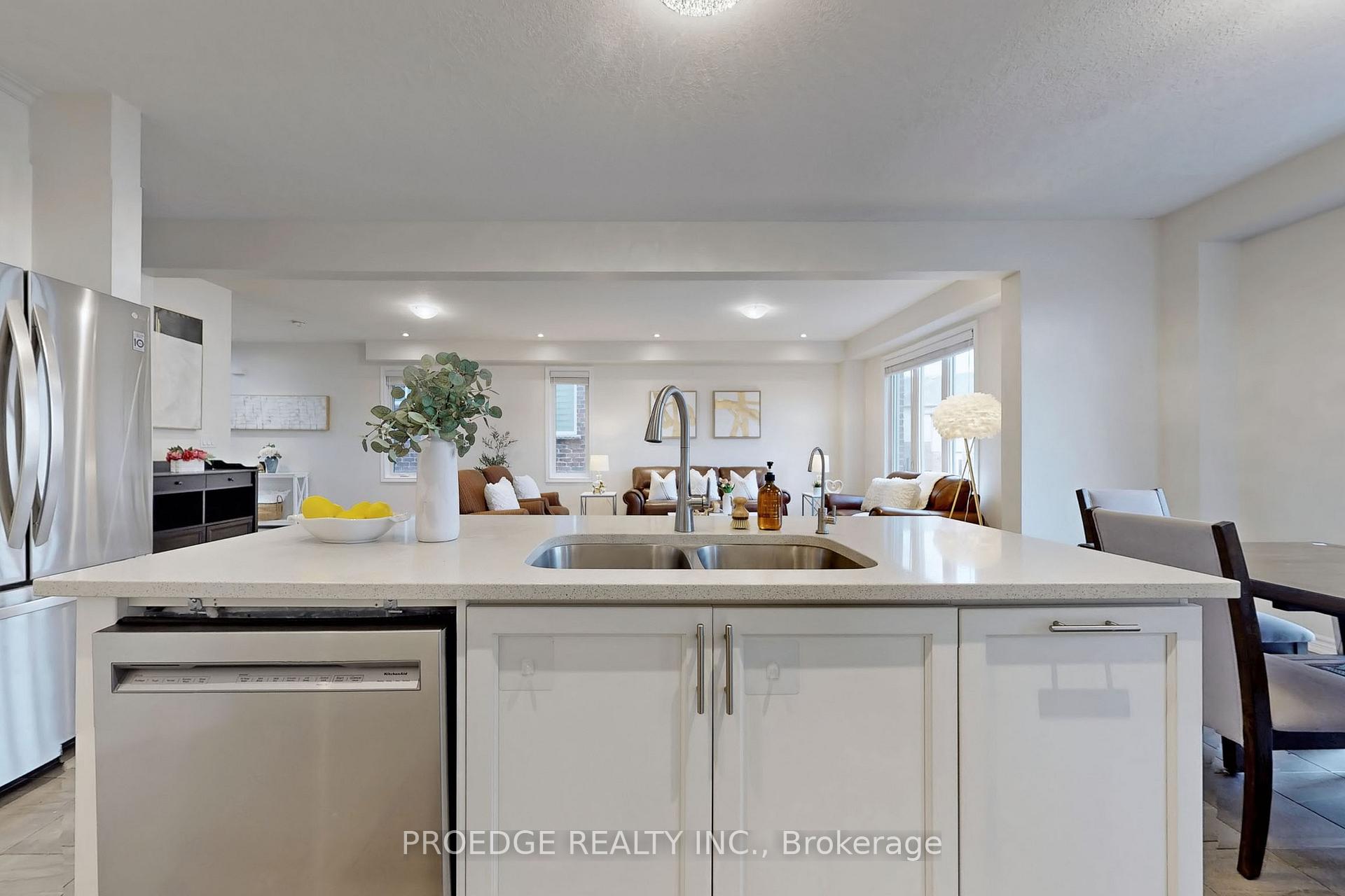 Photo 10 of 361 Beechdrops Drive, Waterloo, Vista Hills — HOMEH