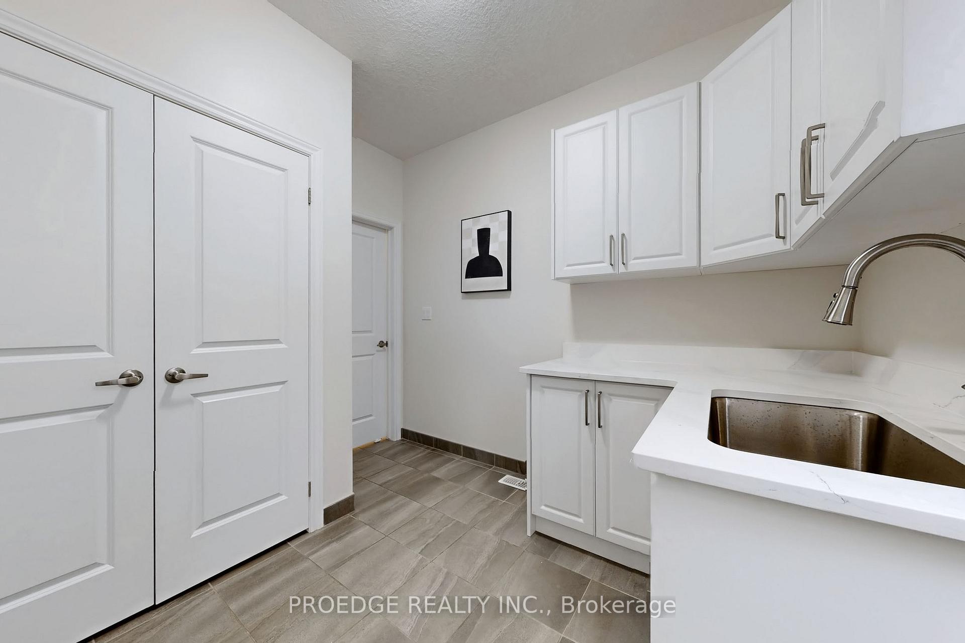 Photo 15 of 361 Beechdrops Drive, Waterloo, Vista Hills — HOMEH