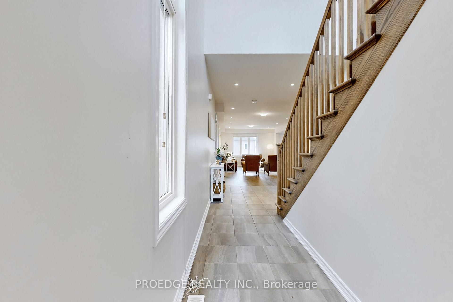 Photo 17 of 361 Beechdrops Drive, Waterloo, Vista Hills — HOMEH