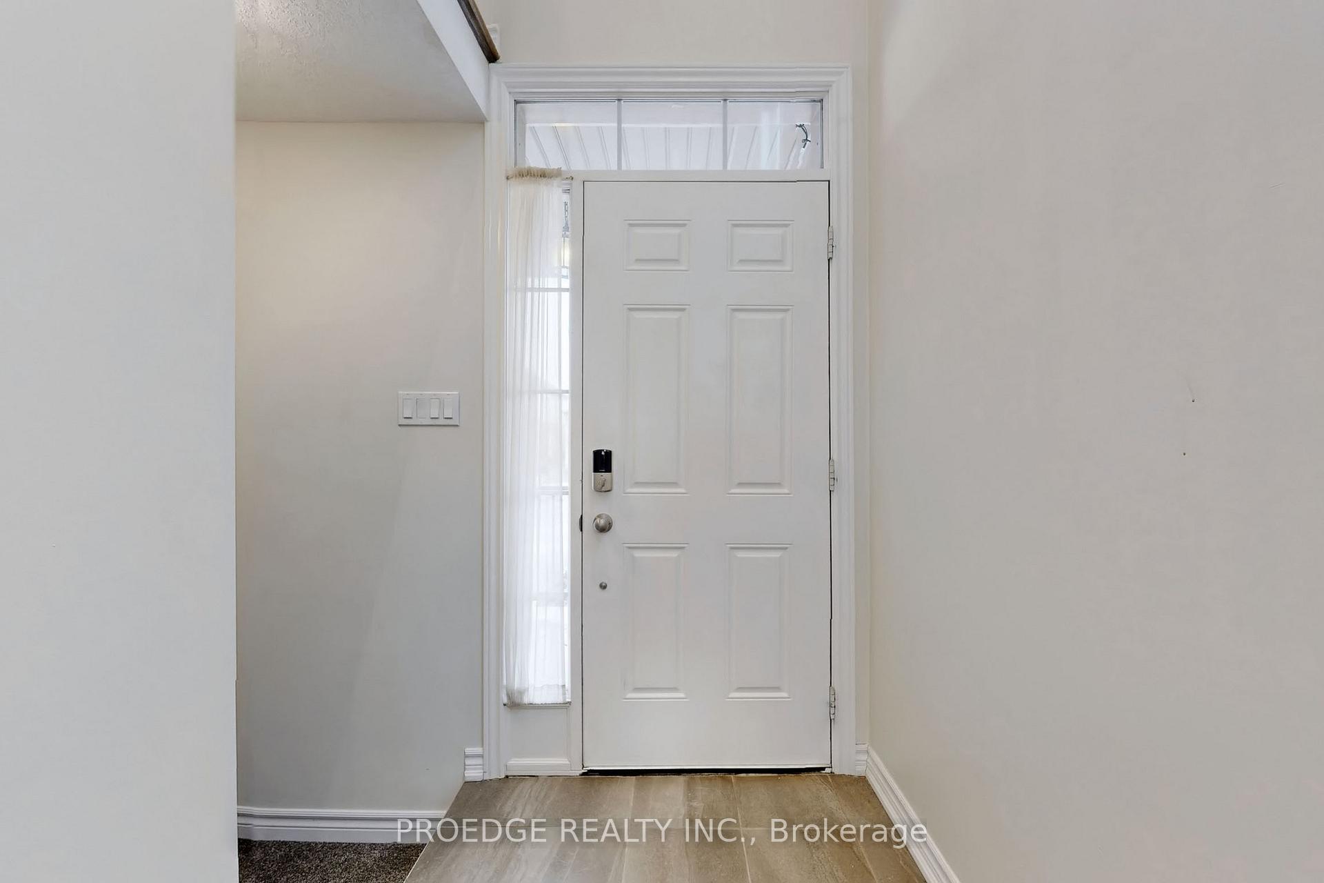 Photo 18 of 361 Beechdrops Drive, Waterloo, Vista Hills — HOMEH