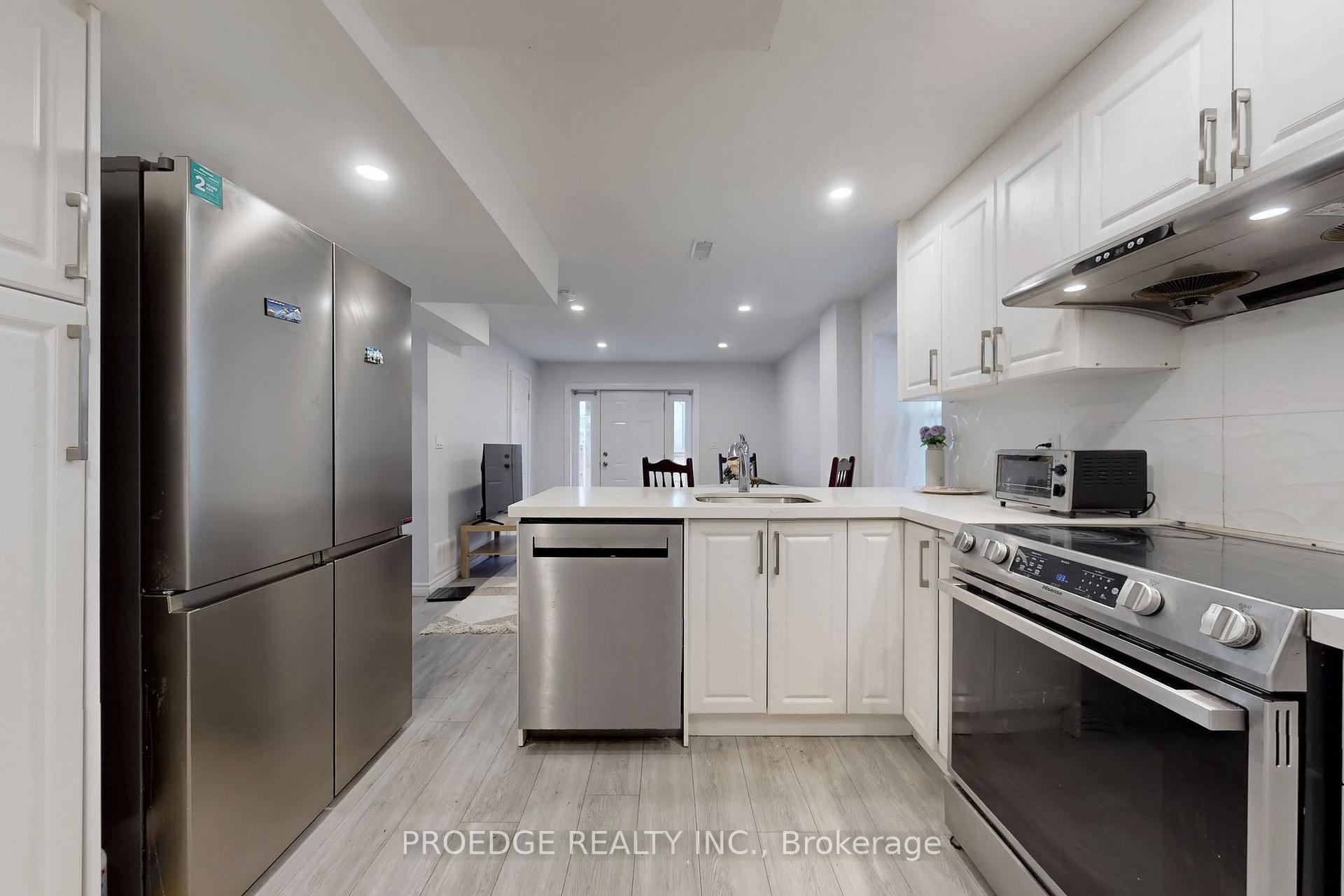 Photo 39 of 361 Beechdrops Drive, Waterloo, Vista Hills — HOMEH