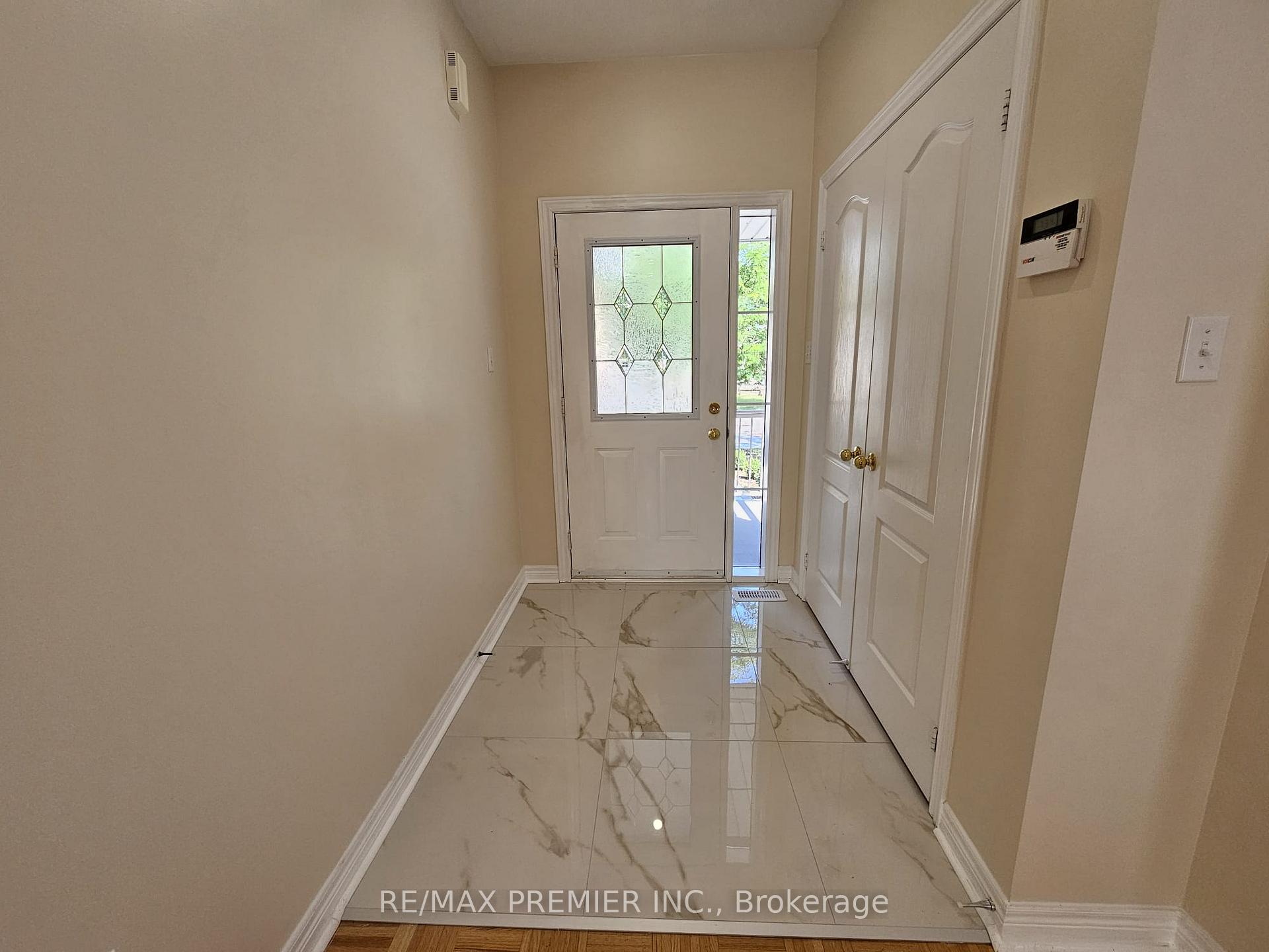 Photo 6 of 116 Andes Crescent, Vaughan, Vellore Village — HOMEH