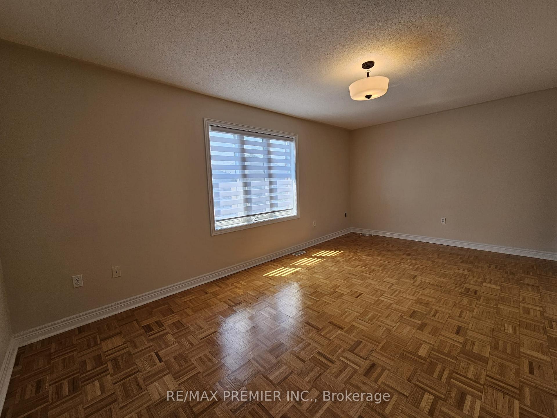 Photo 11 of 116 Andes Crescent, Vaughan, Vellore Village — HOMEH