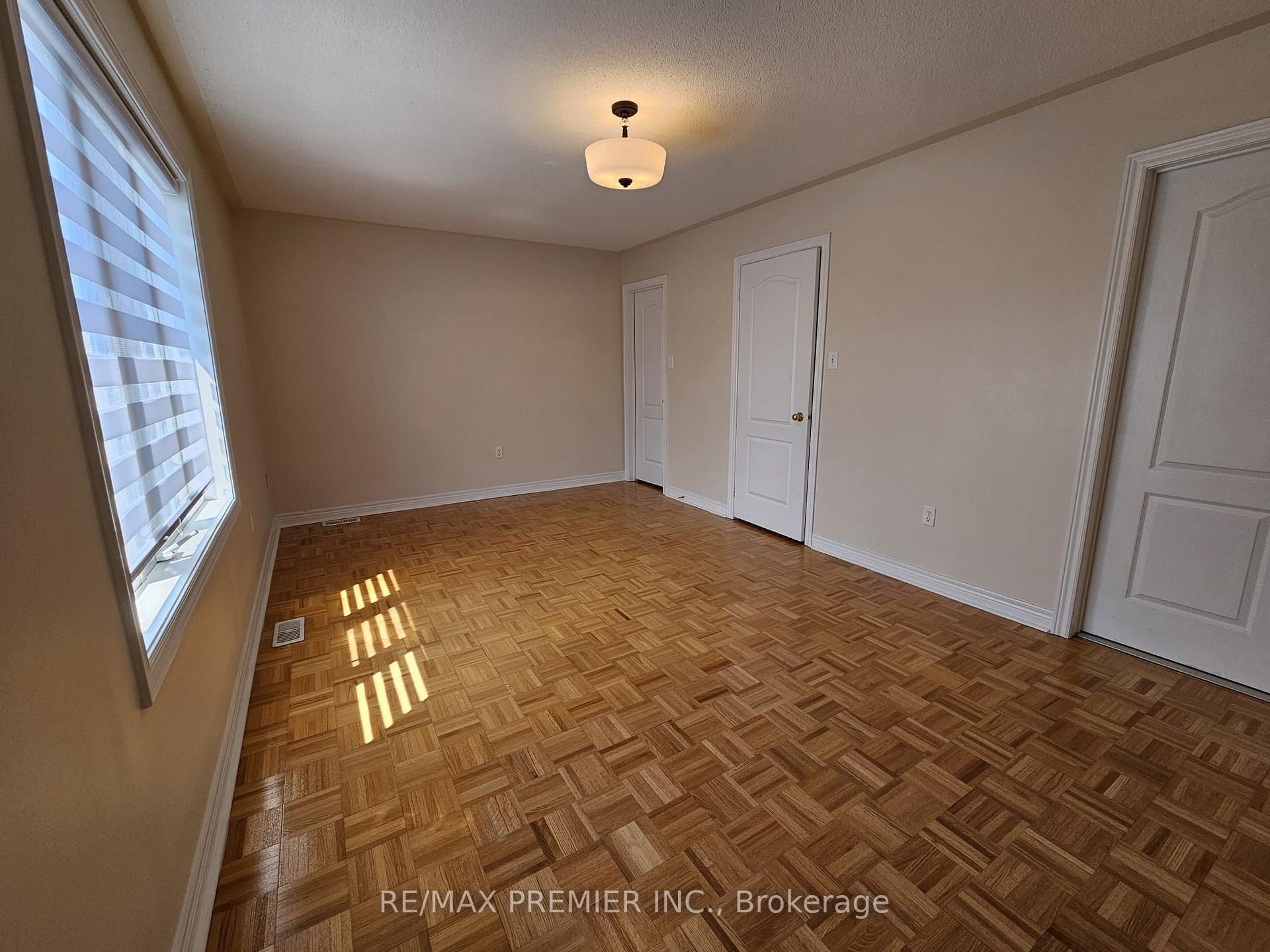 Photo 12 of 116 Andes Crescent, Vaughan, Vellore Village — HOMEH