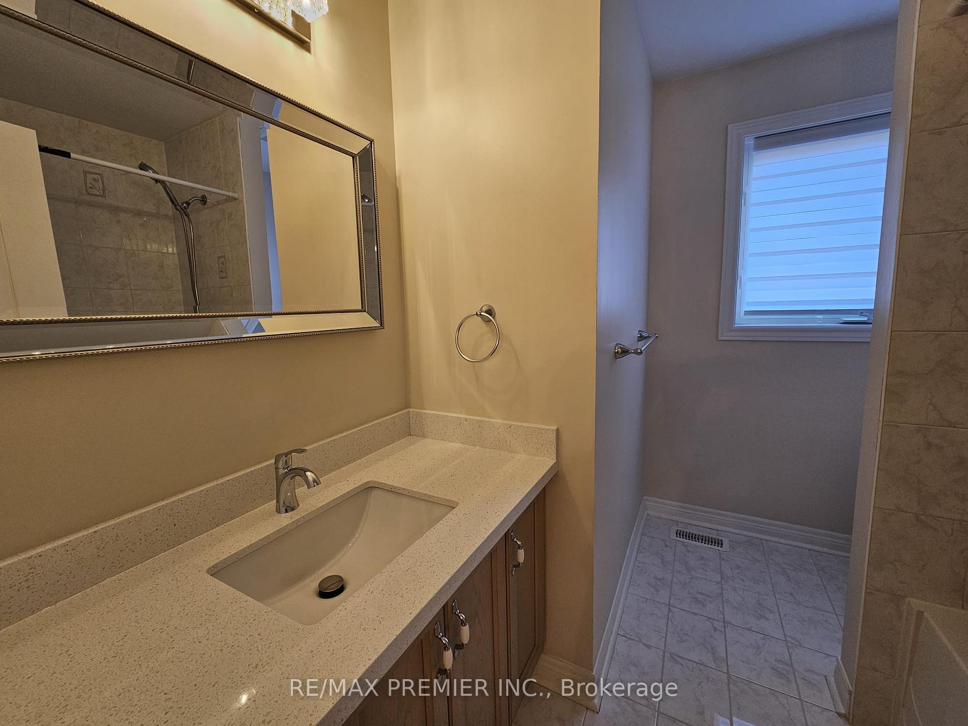 Photo 17 of 116 Andes Crescent, Vaughan, Vellore Village — HOMEH