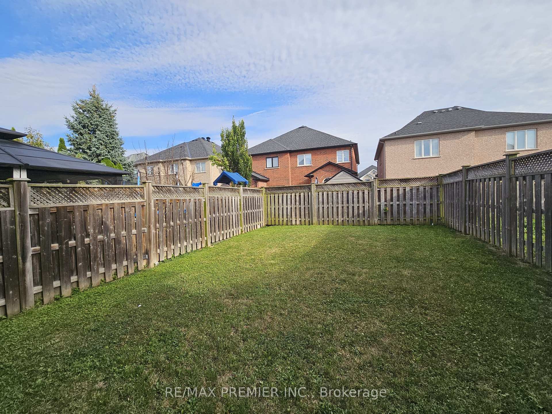 Photo 18 of 116 Andes Crescent, Vaughan, Vellore Village — HOMEH