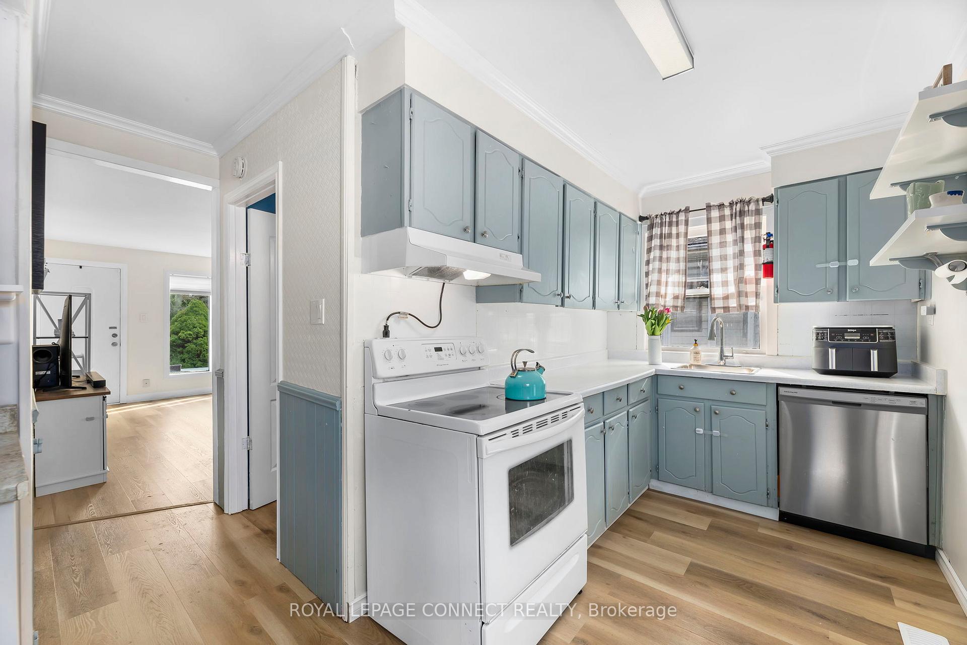 Photo 17 of 36 Tudor Avenue, Ajax, Central — HOMEH