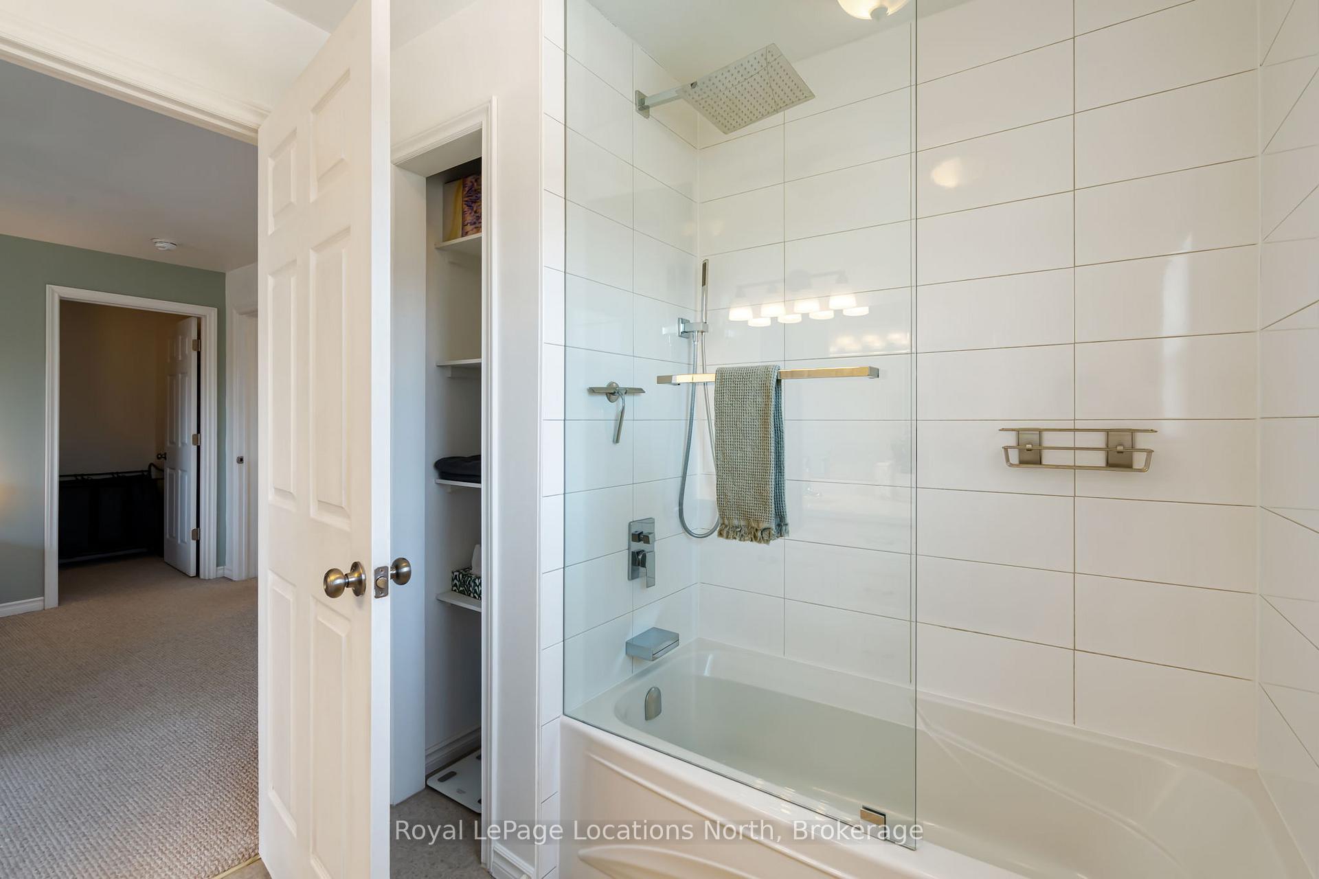 Photo 4 of 10 Constance Boulevard, Wasaga Beach — HOMEH
