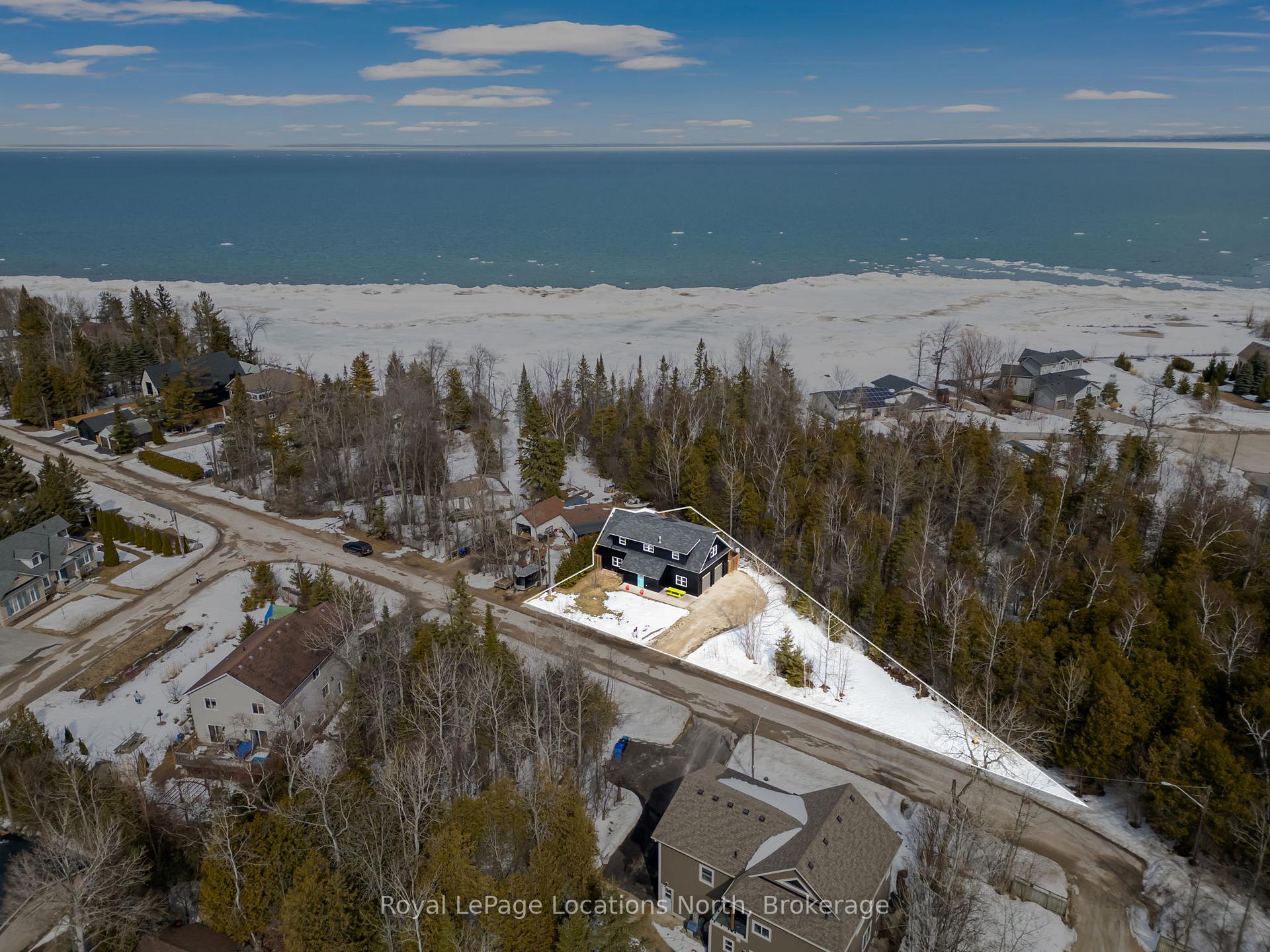 Photo 28 of 10 Constance Boulevard, Wasaga Beach — HOMEH