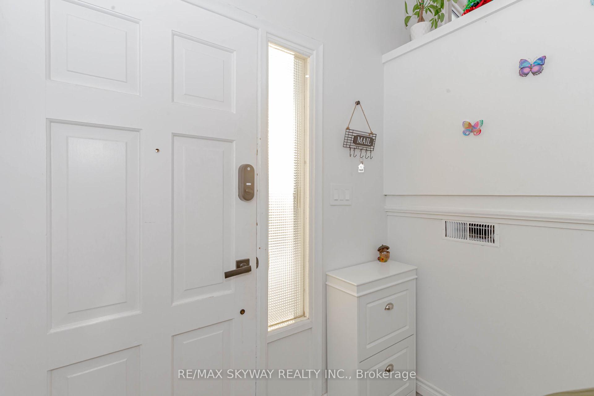 Photo 4 of 512 Glendene Crescent, Waterloo — HOMEH