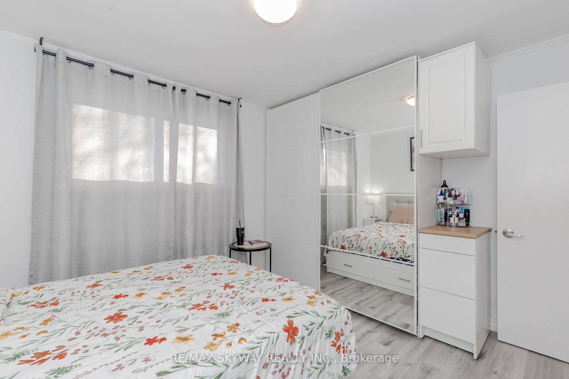 Photo 27 of 512 Glendene Crescent, Waterloo — HOMEH