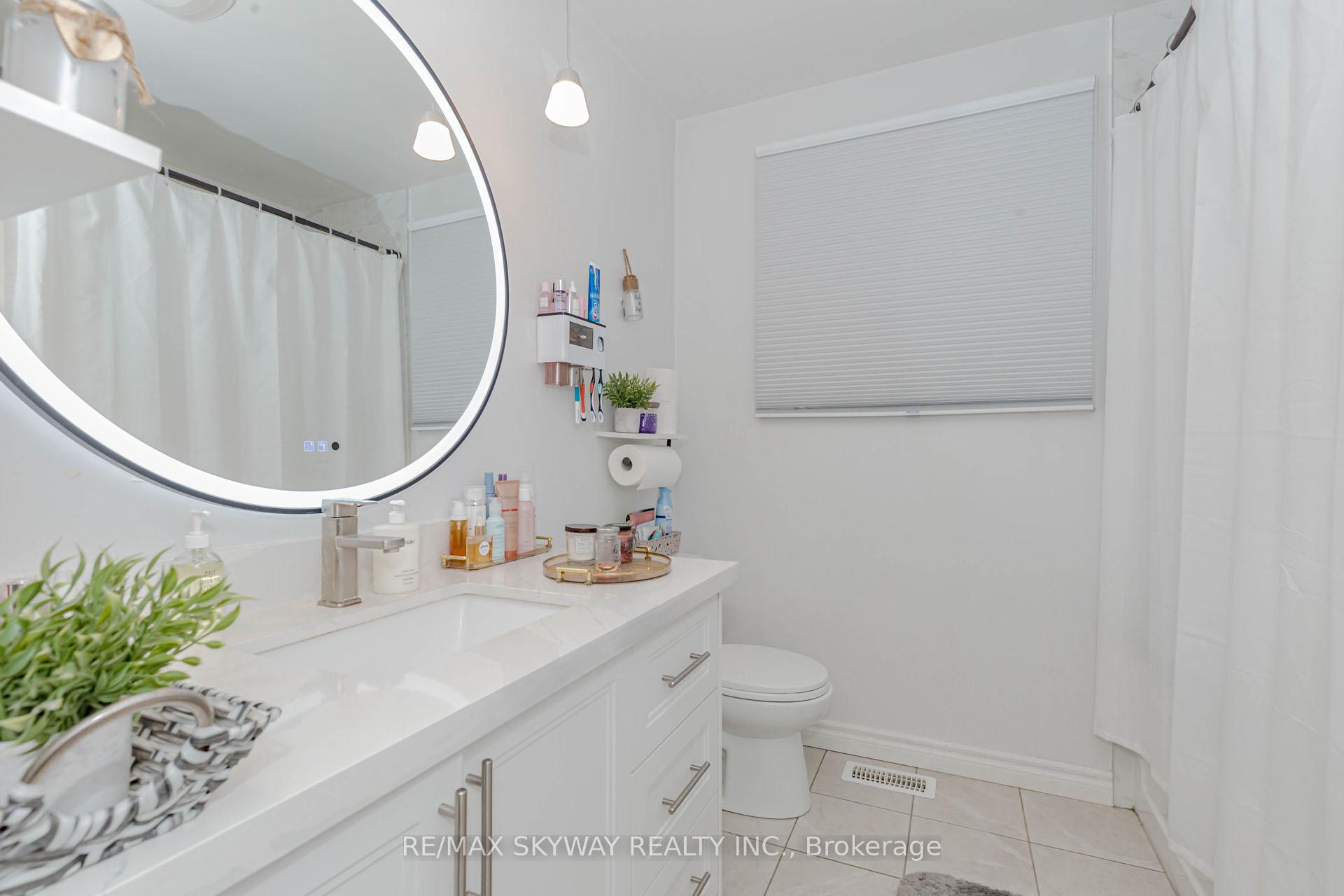 Photo 28 of 512 Glendene Crescent, Waterloo — HOMEH